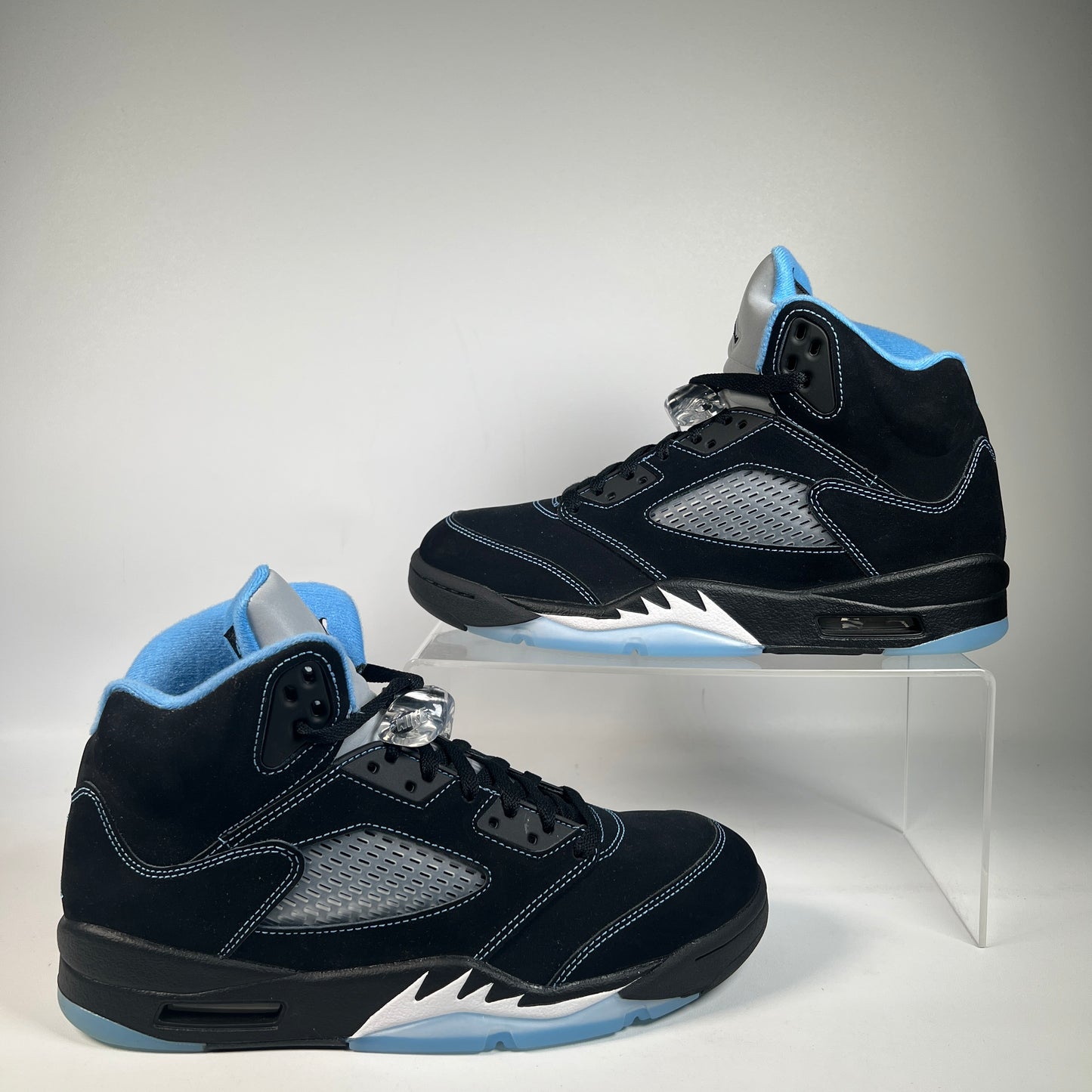 Jordan 5 Black University Blue (2026) Size 8.5 USED s22924