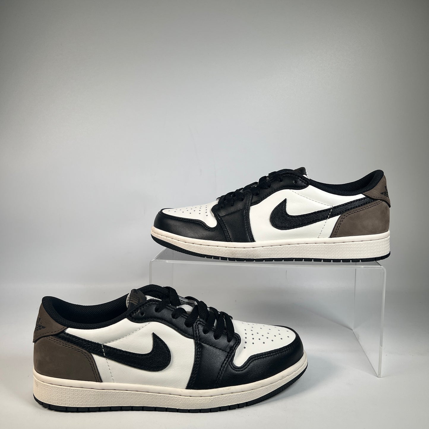 Jordan 1 Low Mocha (2024) Size 8.5 USED s23036
