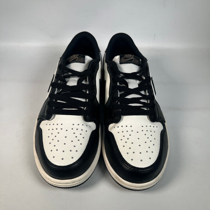 Jordan 1 Low Mocha (2024) Size 8.5 USED s23036