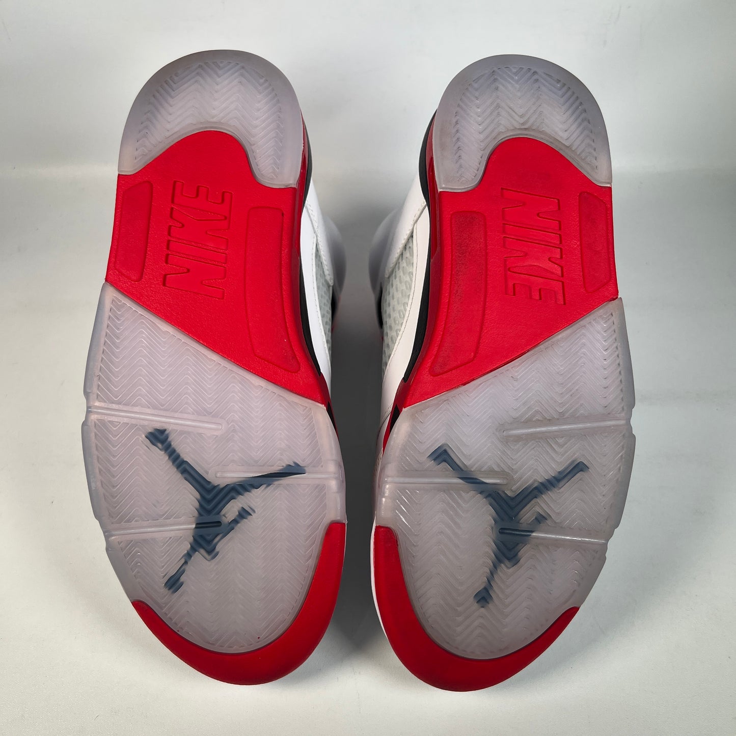 Jordan 5 Fire Red Black Tongue (2025) Size 9 USED s22977
