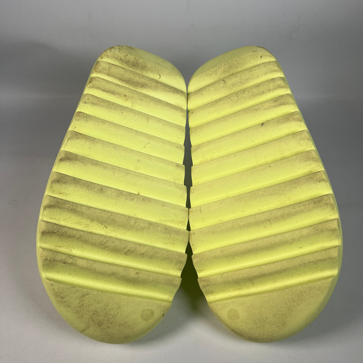 Yeezy Slide Glow Green (2022) Size 10 USED s22963