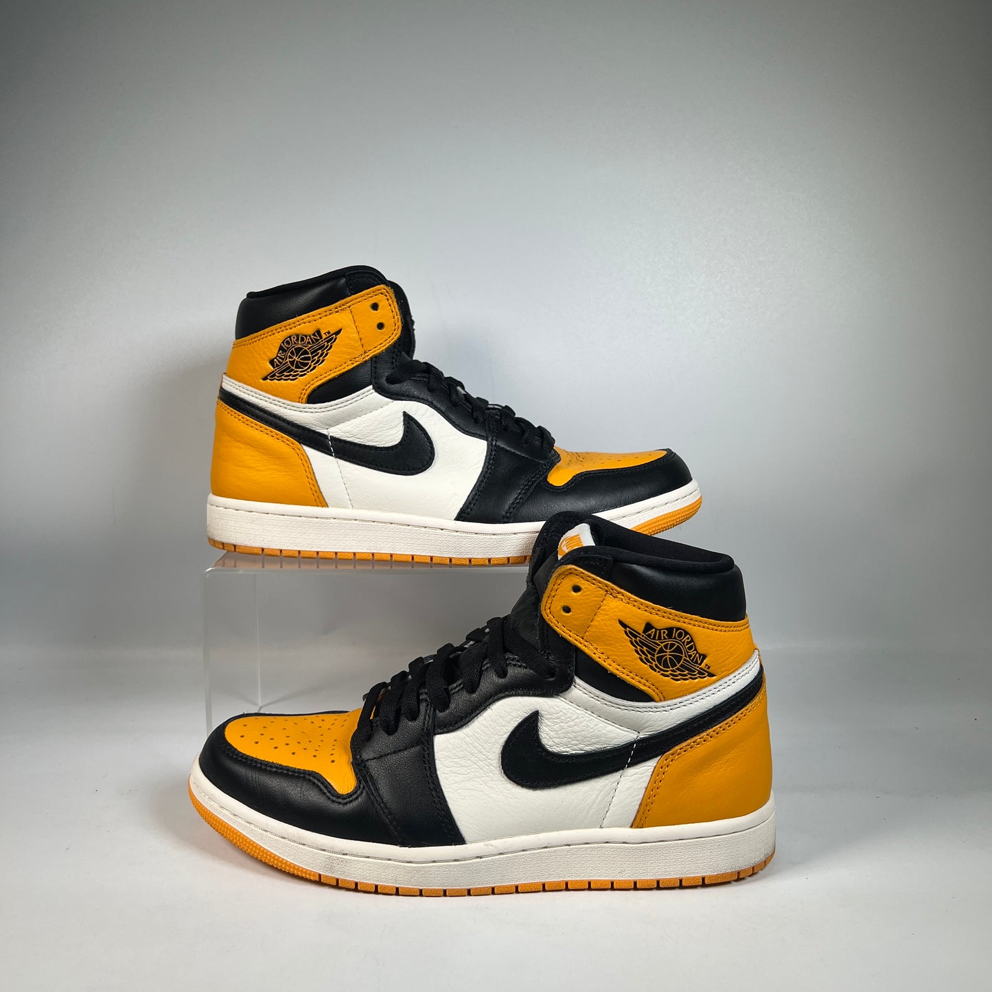 Jordan 1 High Taxi (2022) Size 9 USED s23047
