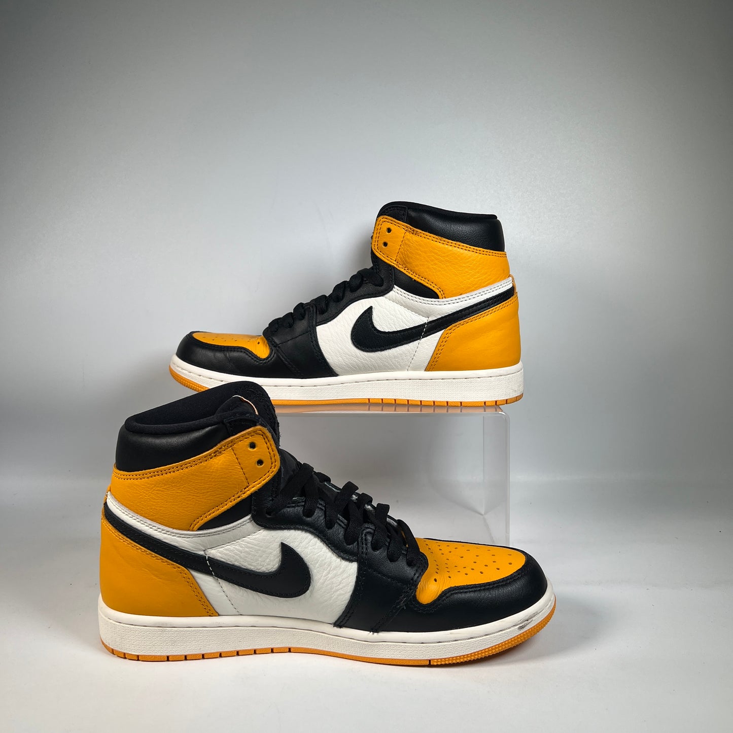 Jordan 1 High Taxi (2022) Size 9 USED s23047