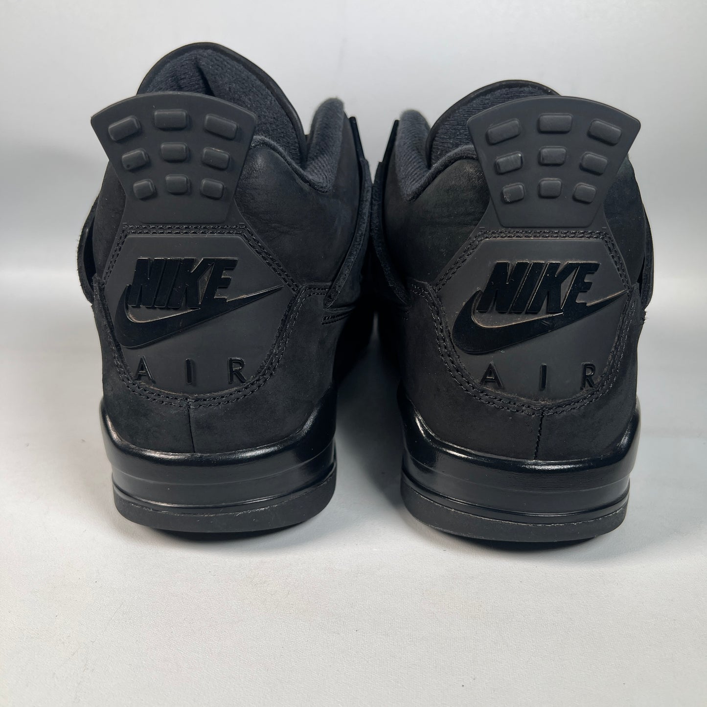Jordan 4 Black Cat (2025) Size 10.5 USED s22953