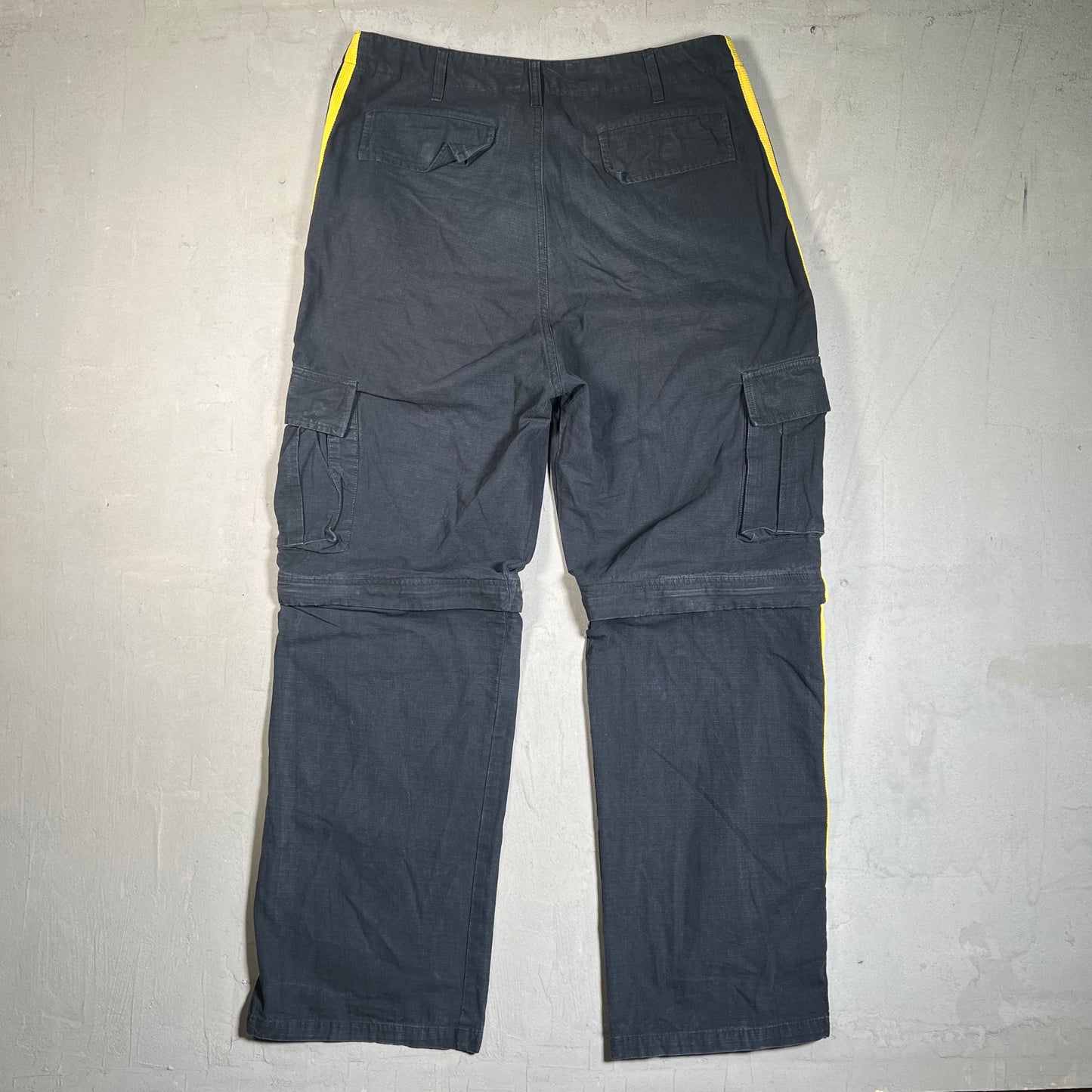 GV Gallery Raspberry Hills Black w/ Yellow Stripe Ripstop Convertile Pant Size Small USED x17675