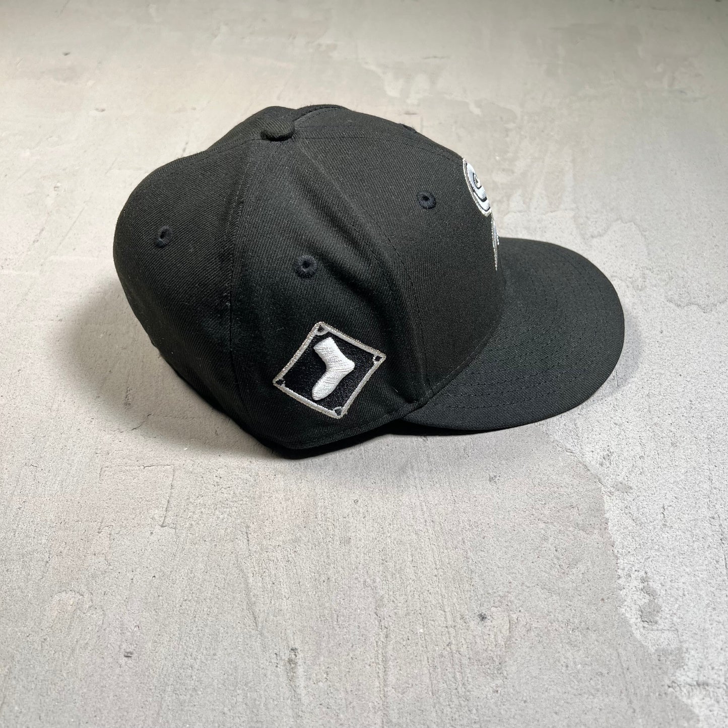 New Era Chicago White Sox "Sock Patch" Black Fitted Size 7.5 USED v19606