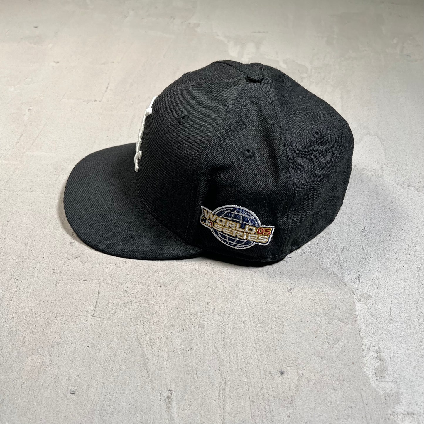 New Era Chicago White Sox 2005 World Series Black Fitted Size 7.5 USED v19604