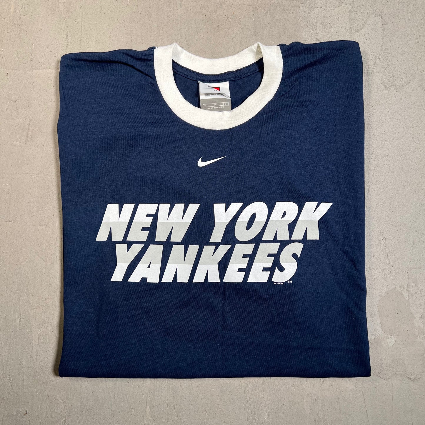 2009 Nike New York Yankees Center Swoosh Navy Blue Tee Size XL USED v19625