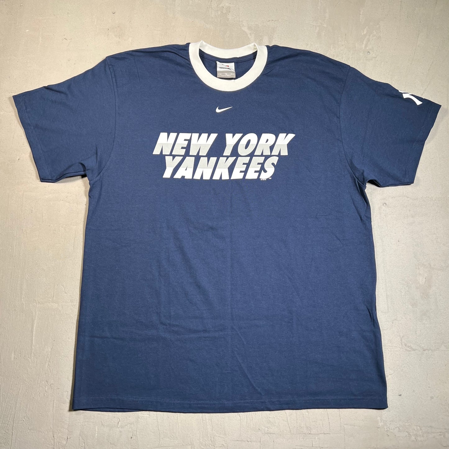 2009 Nike New York Yankees Center Swoosh Navy Blue Tee Size XL USED v19625