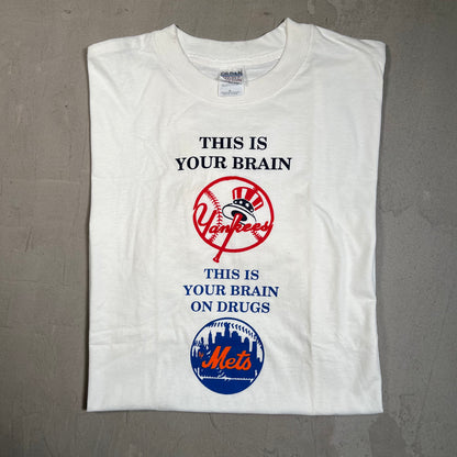Y2K Yankees Mets Brain On Drugs White Tee Size XL USED v19626