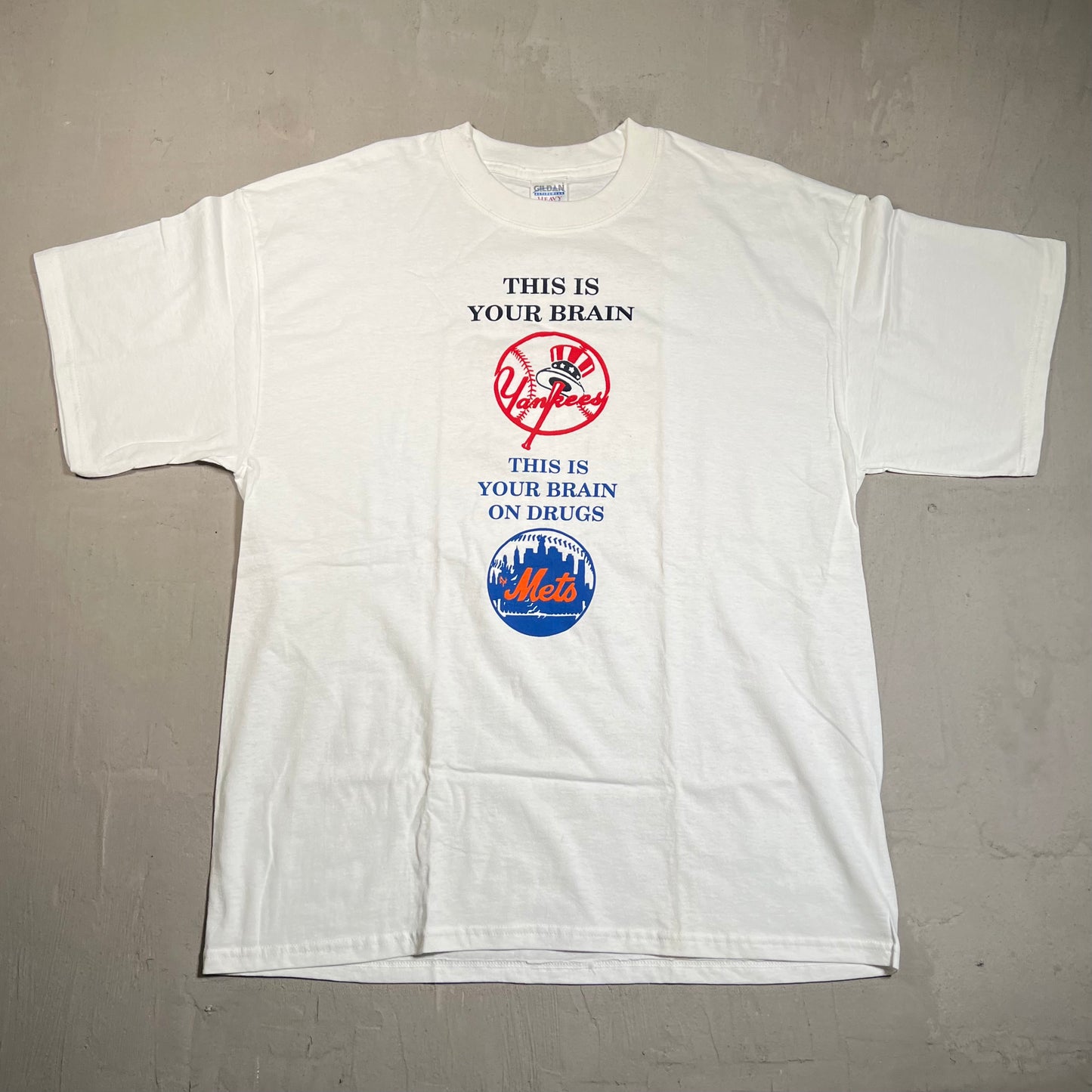 Y2K Yankees Mets Brain On Drugs White Tee Size XL USED v19626