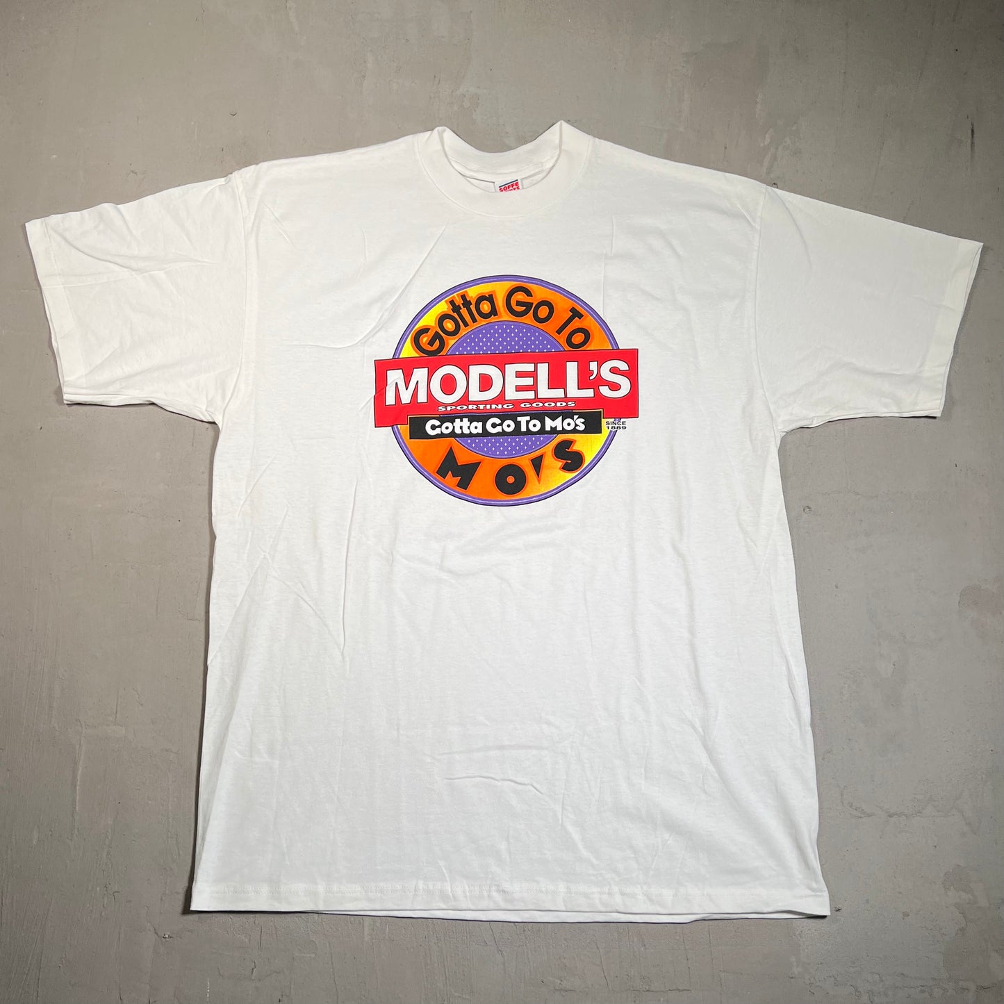 Y2K Gotta Go To Modells Promo White Tee Size XL USED v19627