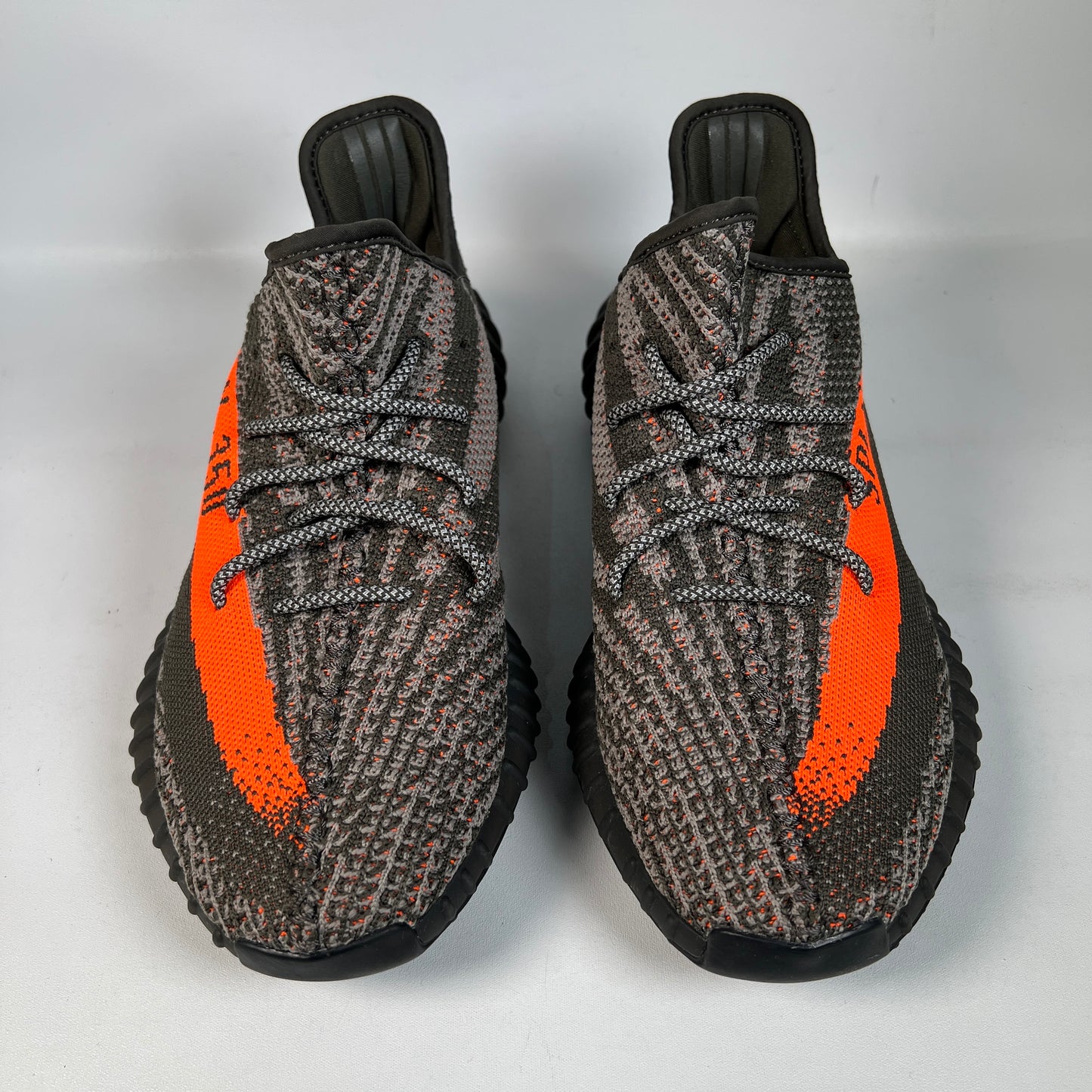 Yeezy 350v2 Carbon Beluga (2023) Size 10.5 USED s22964