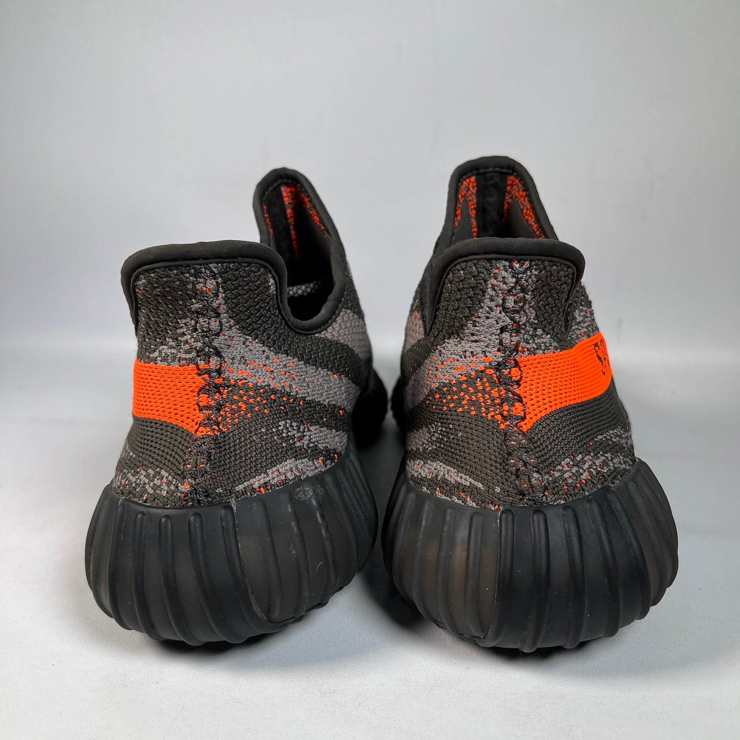 Yeezy 350v2 Carbon Beluga (2023) Size 10.5 USED s22964