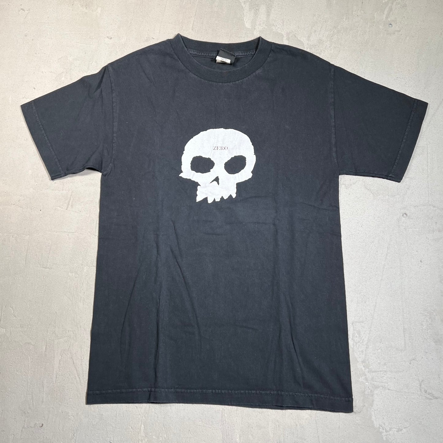 Y2K Zero Skateboard Skull Black Tee Size Small USED v19623