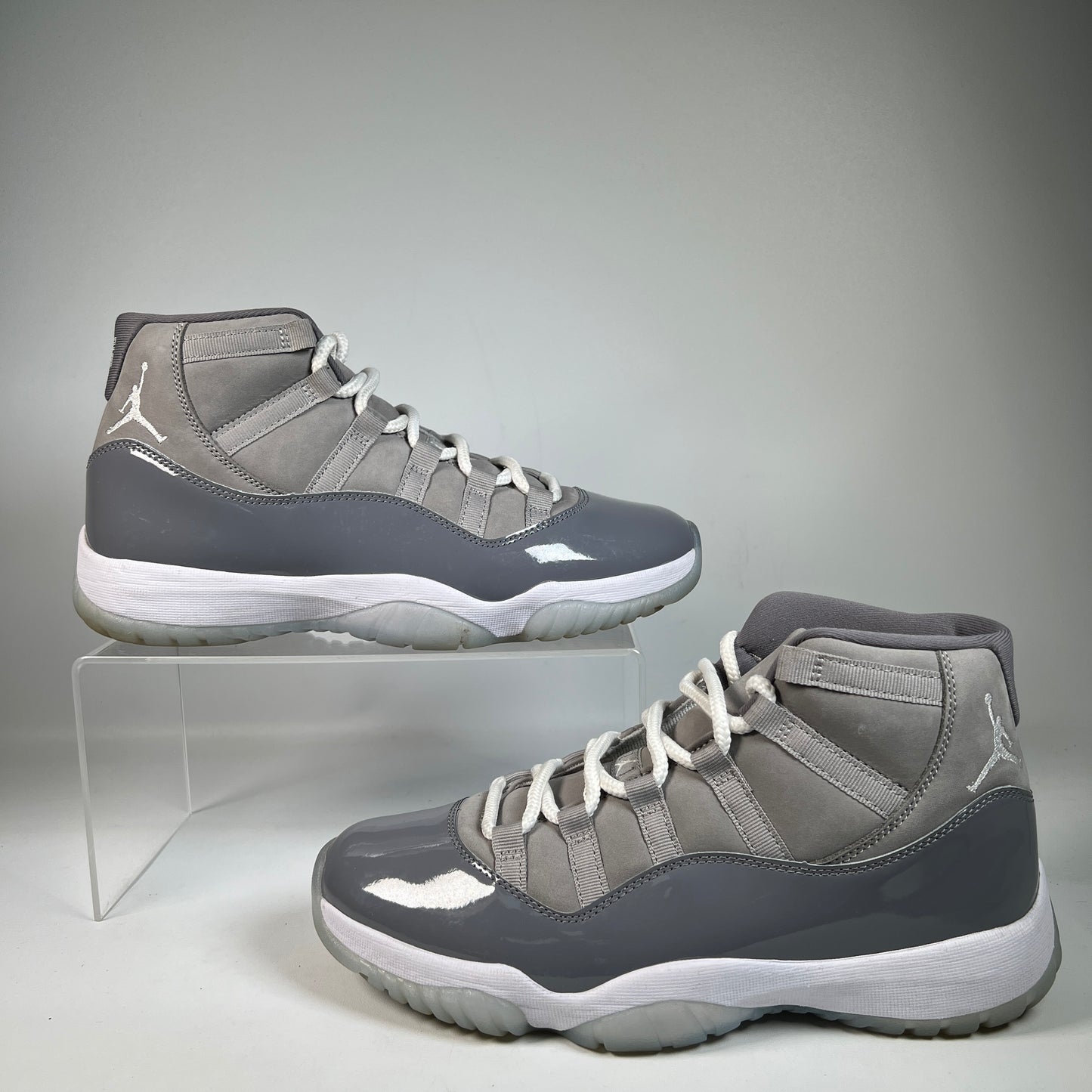 Jordan 11 Cool Grey (2021) Size 9.5 USED s23026