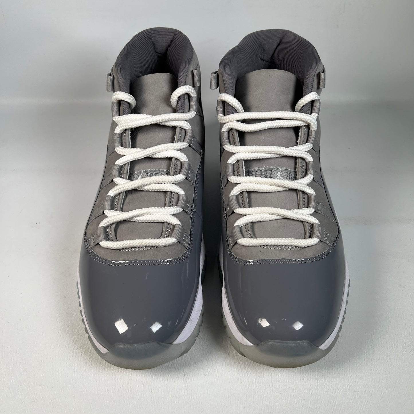Jordan 11 Cool Grey (2021) Size 9.5 USED s23026