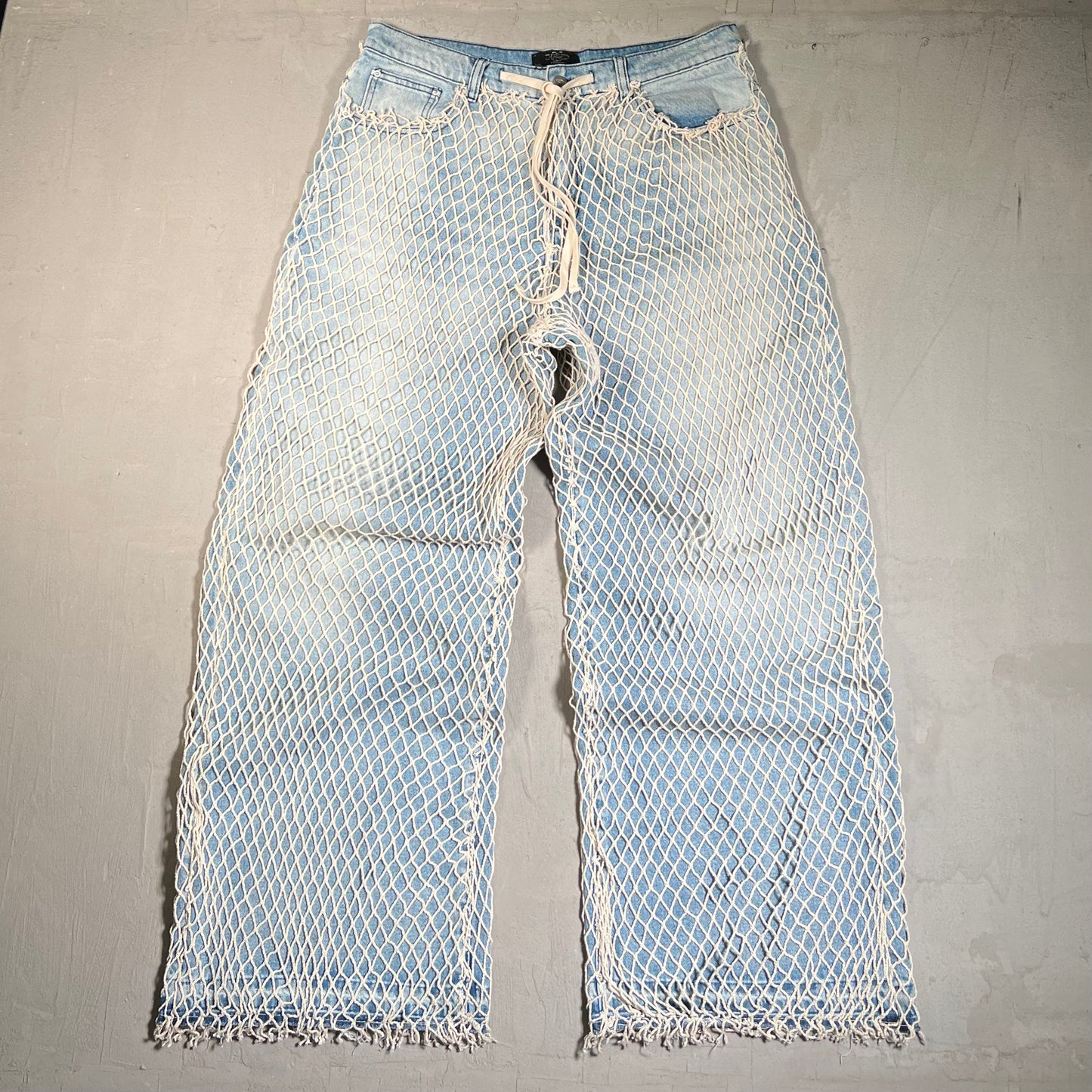 HMDD Fish Net Blue Jeans Size Medium USED x17722