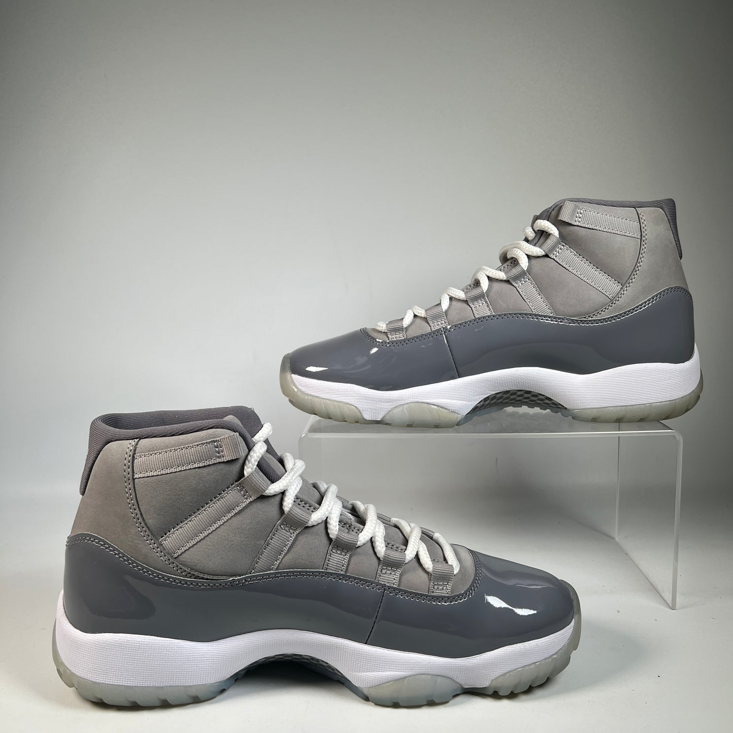 Jordan 11 Cool Grey (2021) Size 10 USED s23051