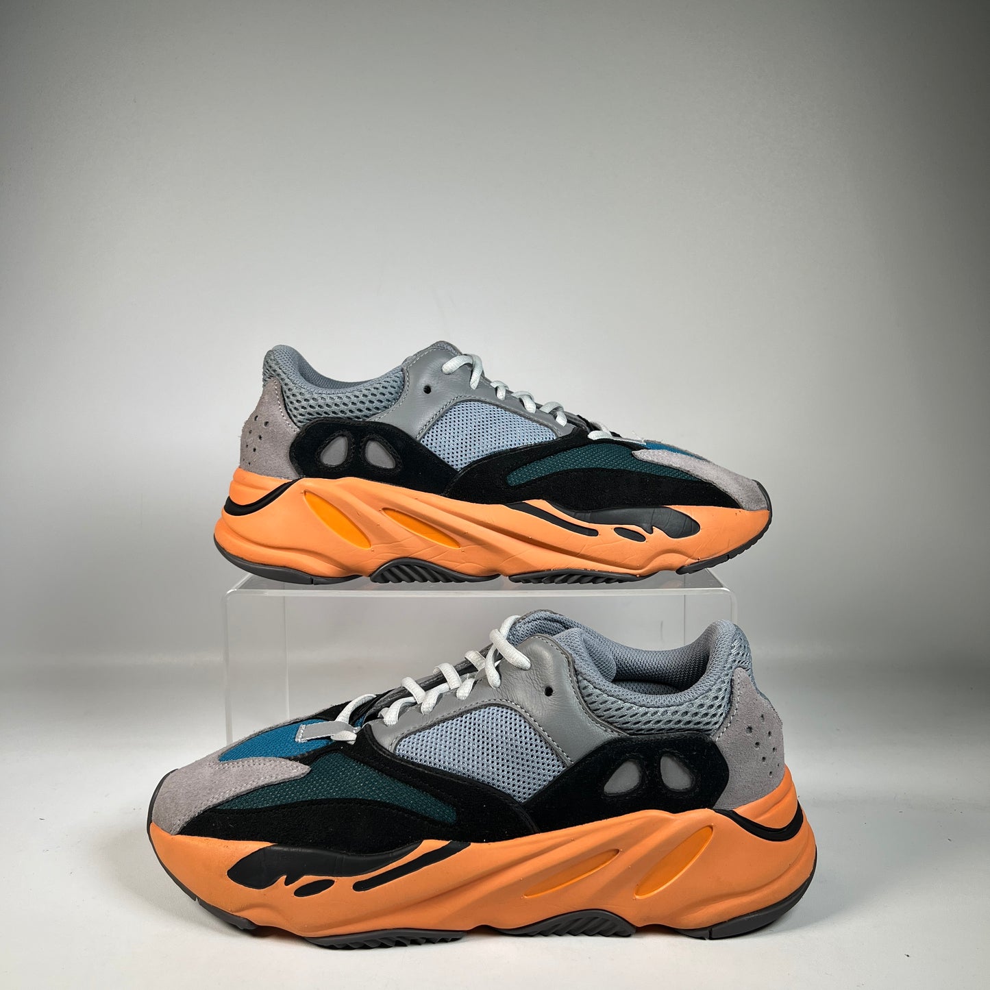 Yeezy 700 Wash Orange (2021) Size 9.5 USED s23041
