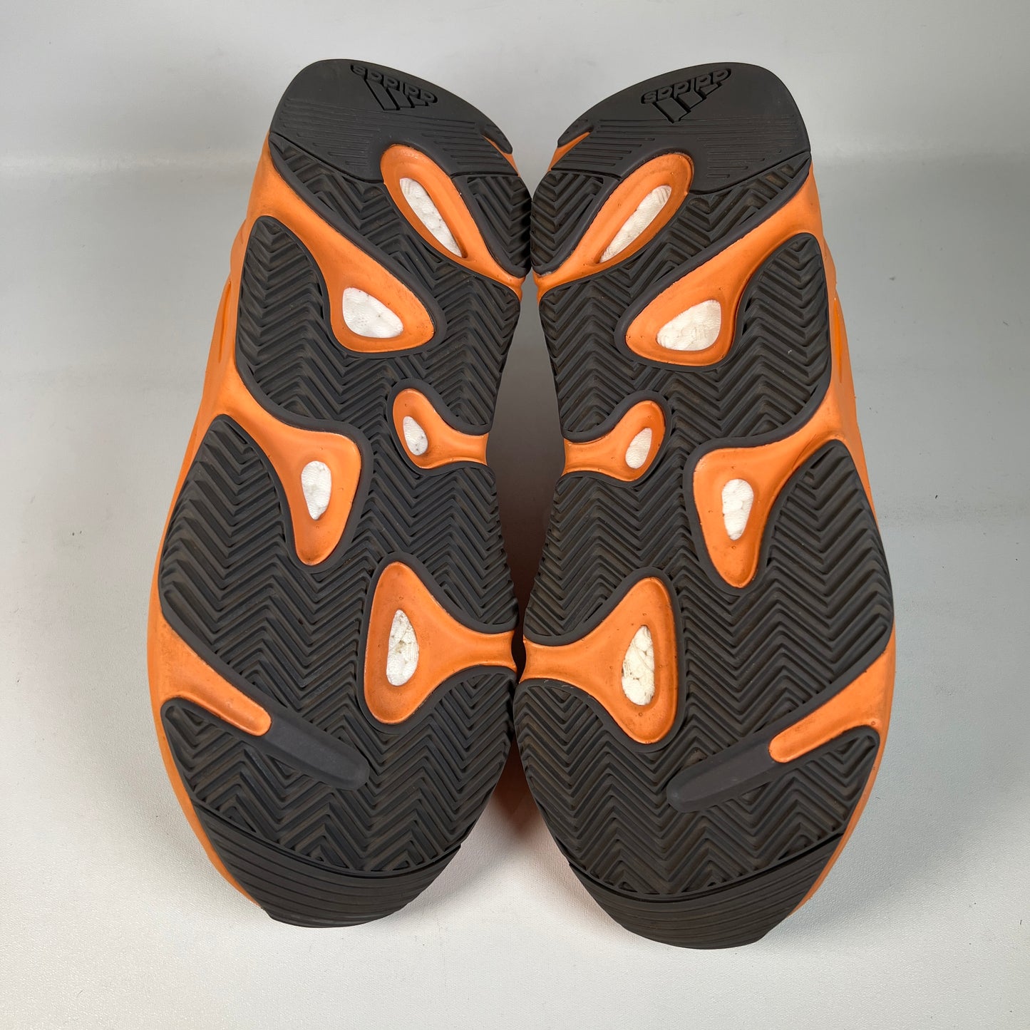 Yeezy 700 Wash Orange (2021) Size 9.5 USED s23041