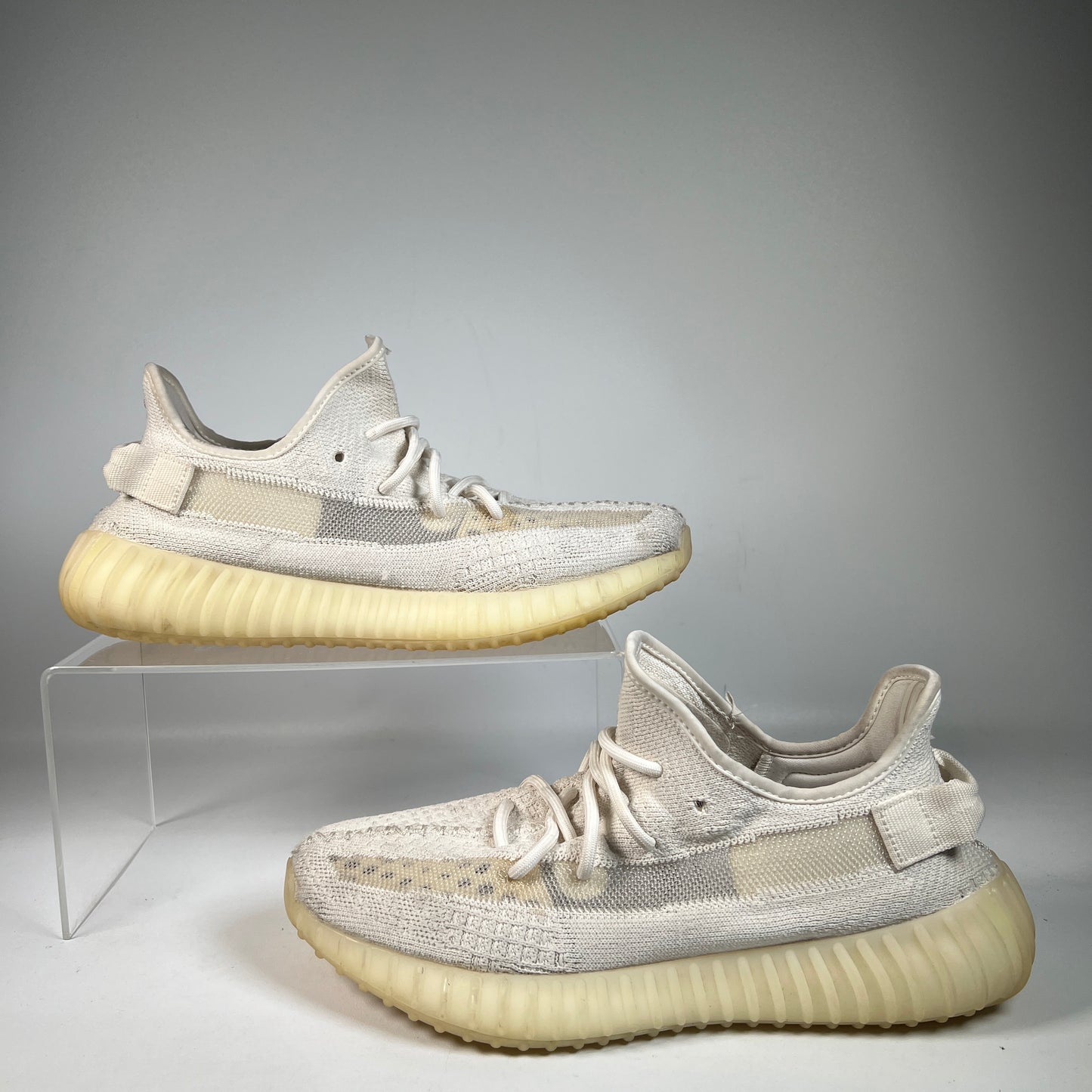 Yeezy 350 Bone (2022) Size 9 USED s23040