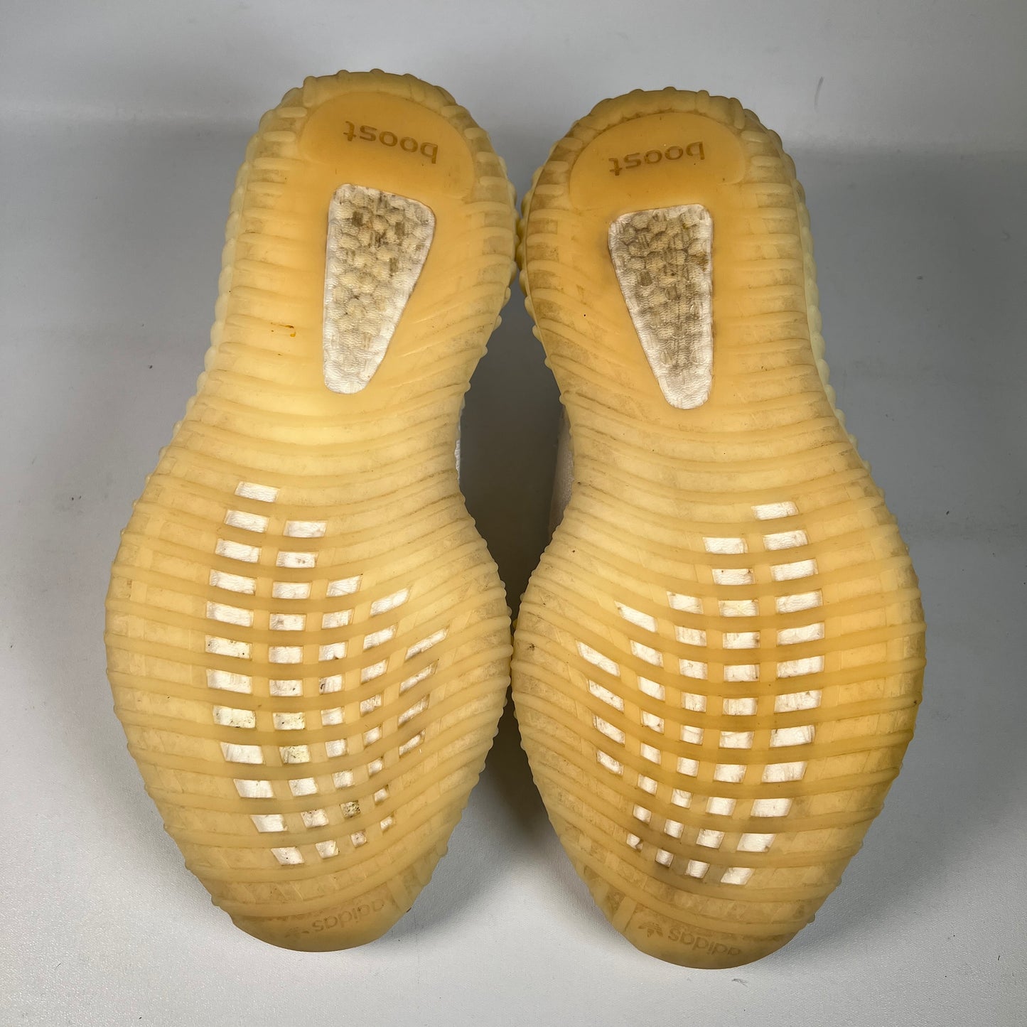 Yeezy 350 Bone (2022) Size 9 USED s23040