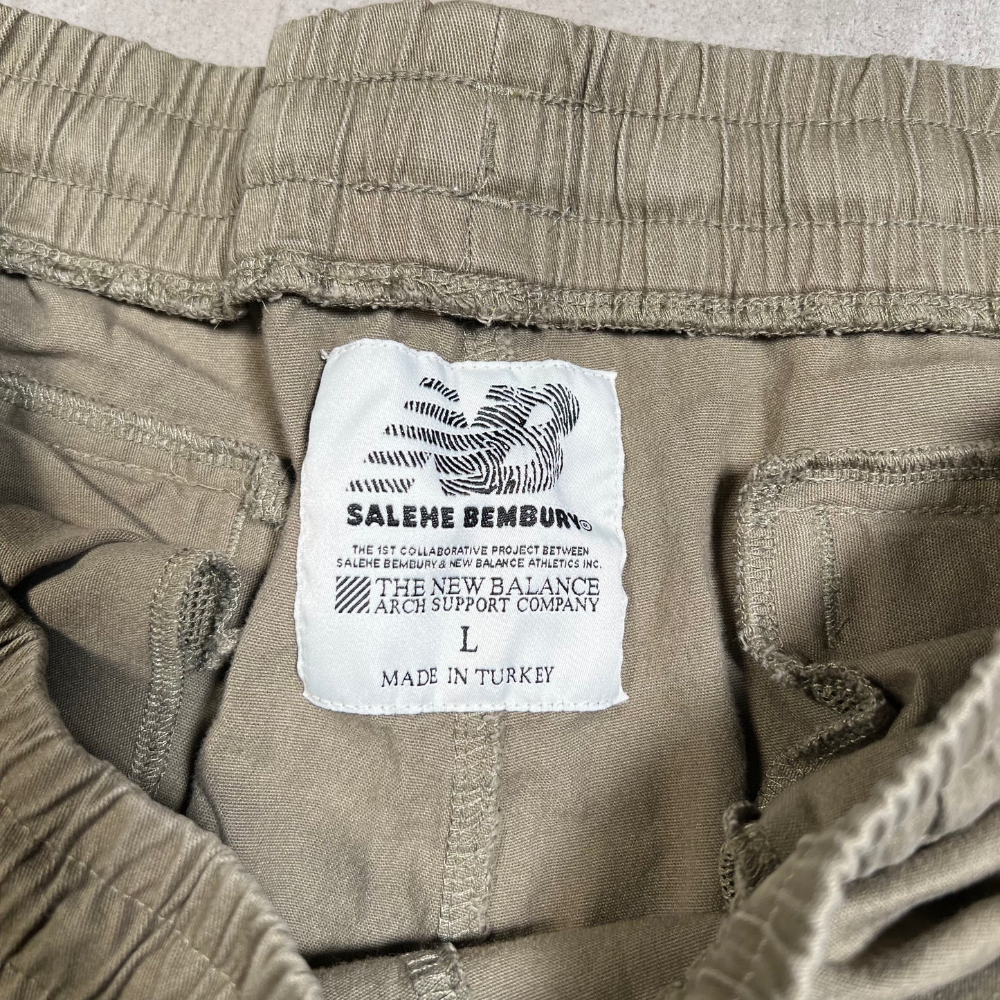 New Balance Salehe Yurt Green Pants Size Large USED x17693