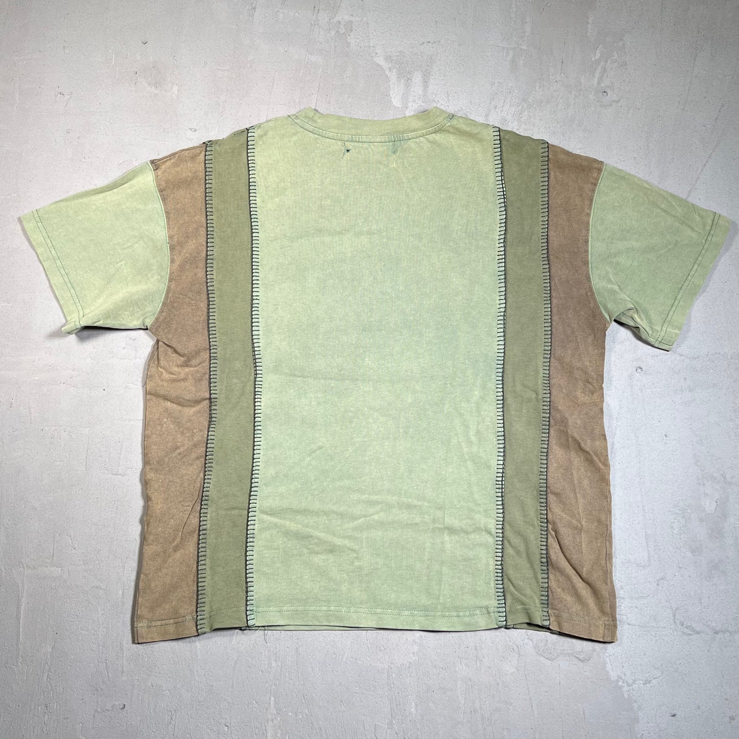 Vale Dreams Patchwork Green Tee Size Medium USED x17749