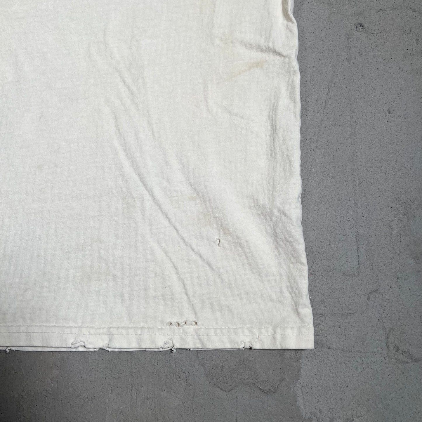 GV Gallery Raspberry Hills Rat Race Cream Tee Size Small USED x17733