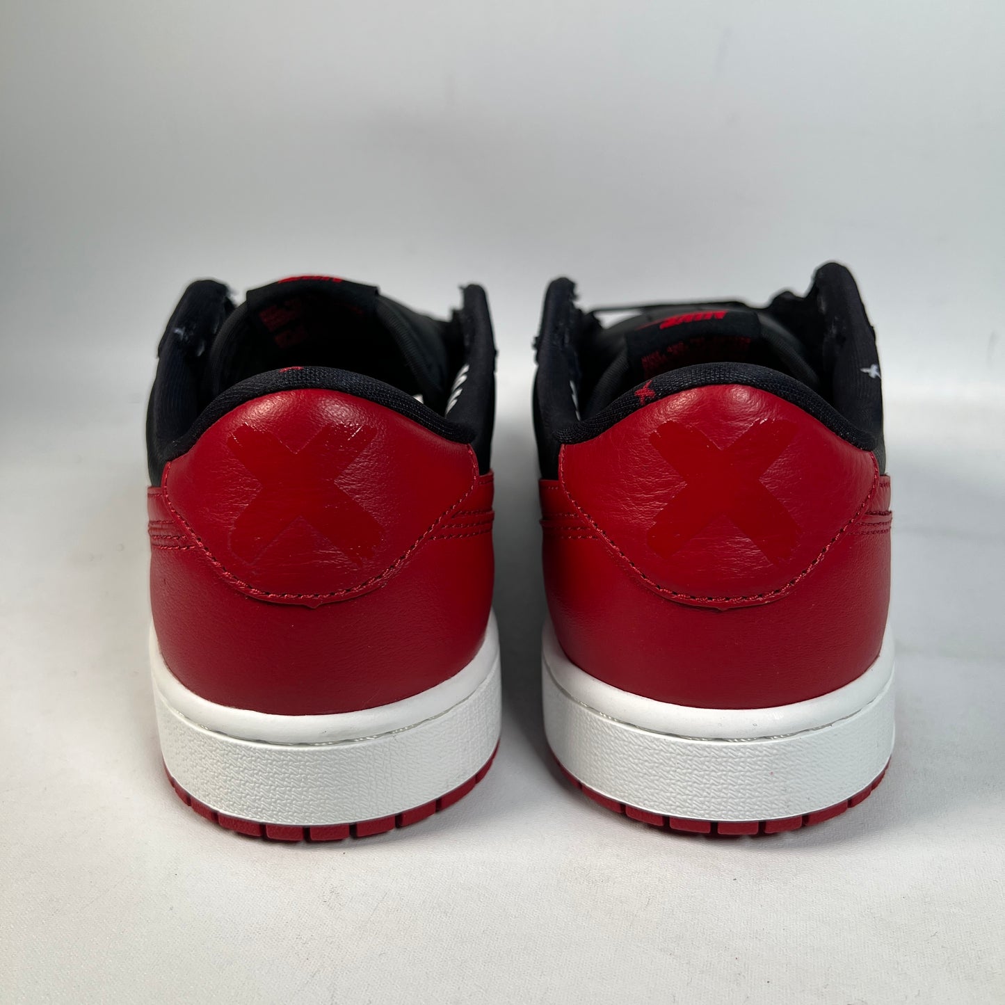 Jordan 1 Low Banned (2026) Size 9 NEW s23191