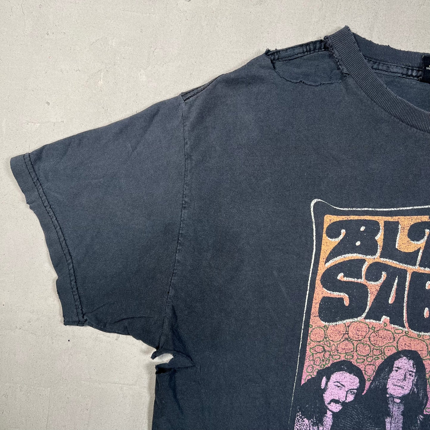 Y2K Black Sabbath "Paradiso" Portrait Tee (Cropped) Size Large USED v19648