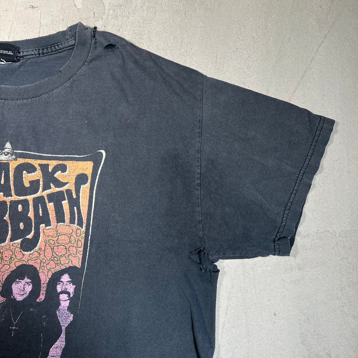 Y2K Black Sabbath "Paradiso" Portrait Tee (Cropped) Size Large USED v19648