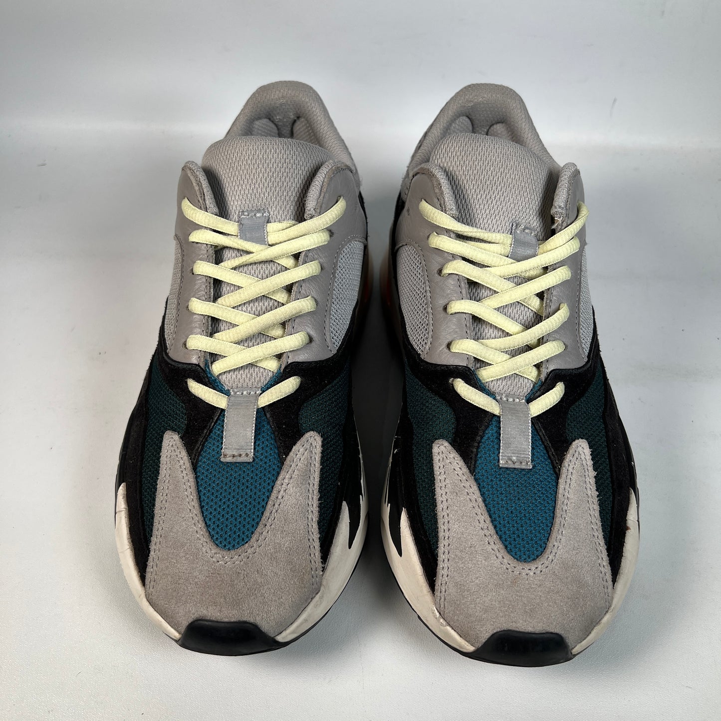 Yeezy 700 Wave Runner (2017) Size 9 USED s23162