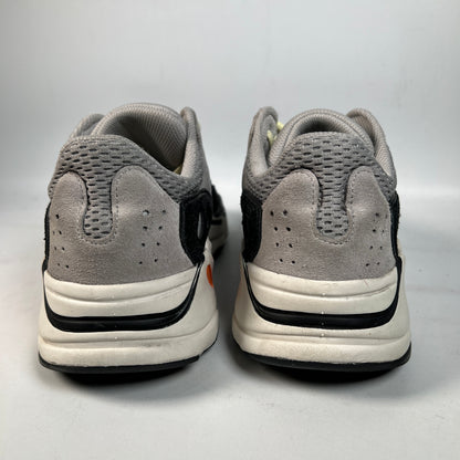 Yeezy 700 Wave Runner (2017) Size 9 USED s23162