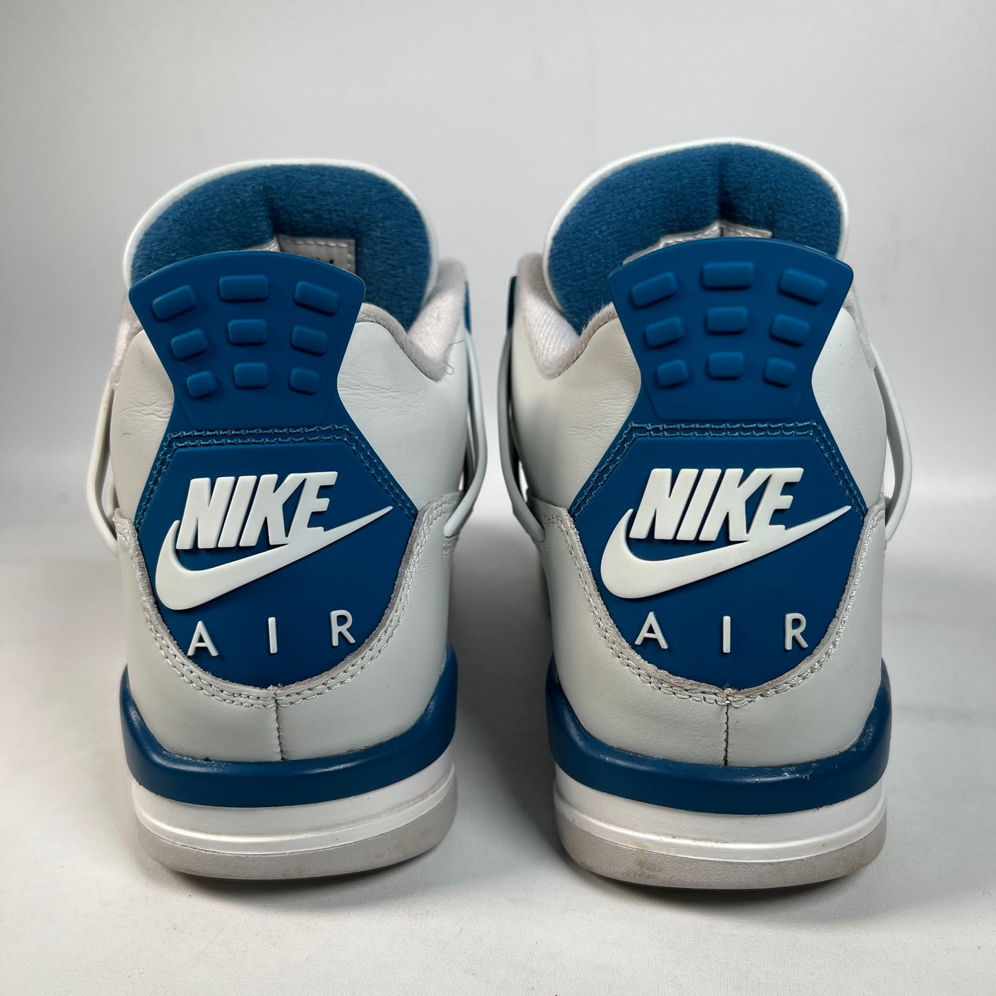 Jordan 4 Military Blue (2024) Size 7.5 USED s23084