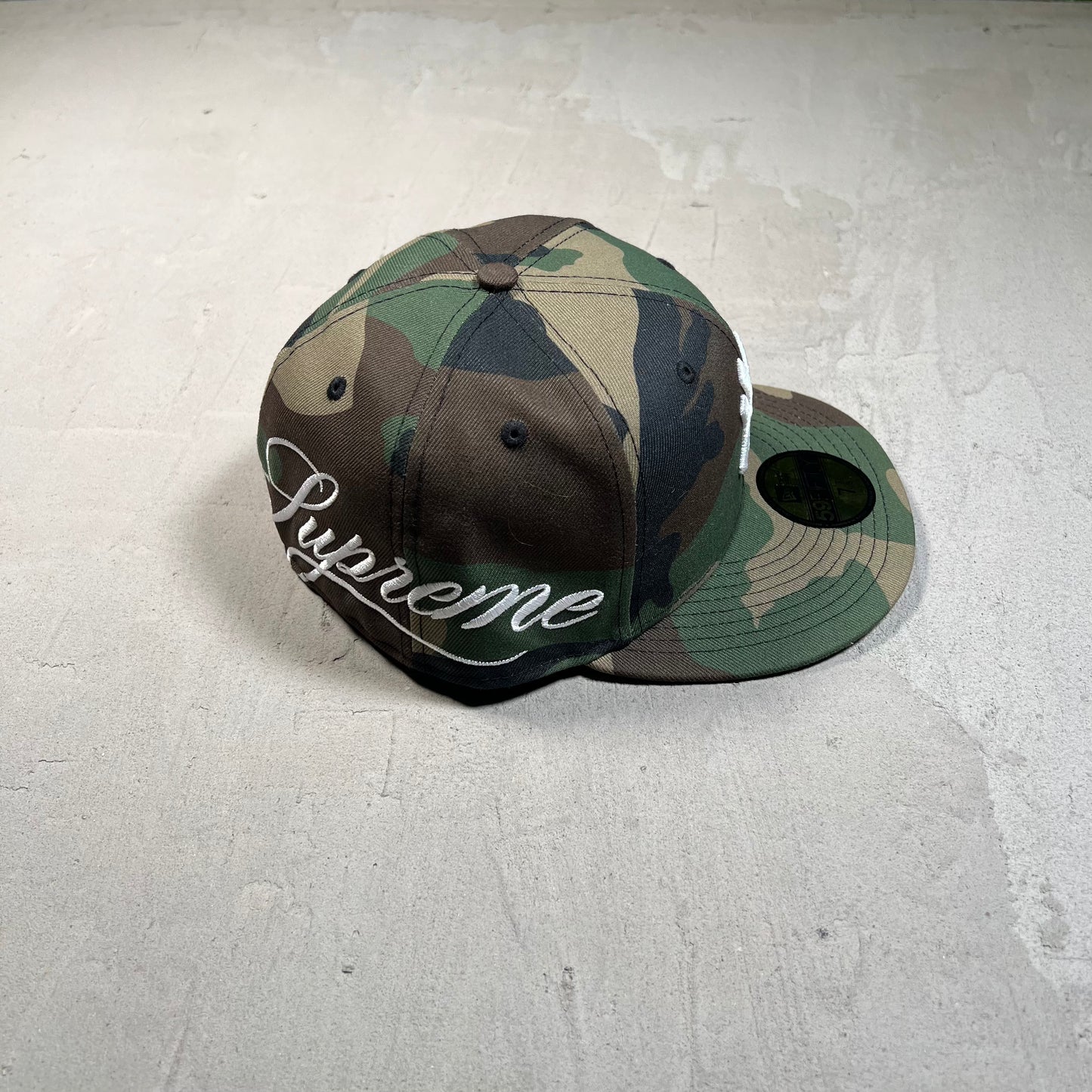 Supreme New York Yankees New Era Woodland Camo Fitted Hat Size 7 3/8 USED x177689