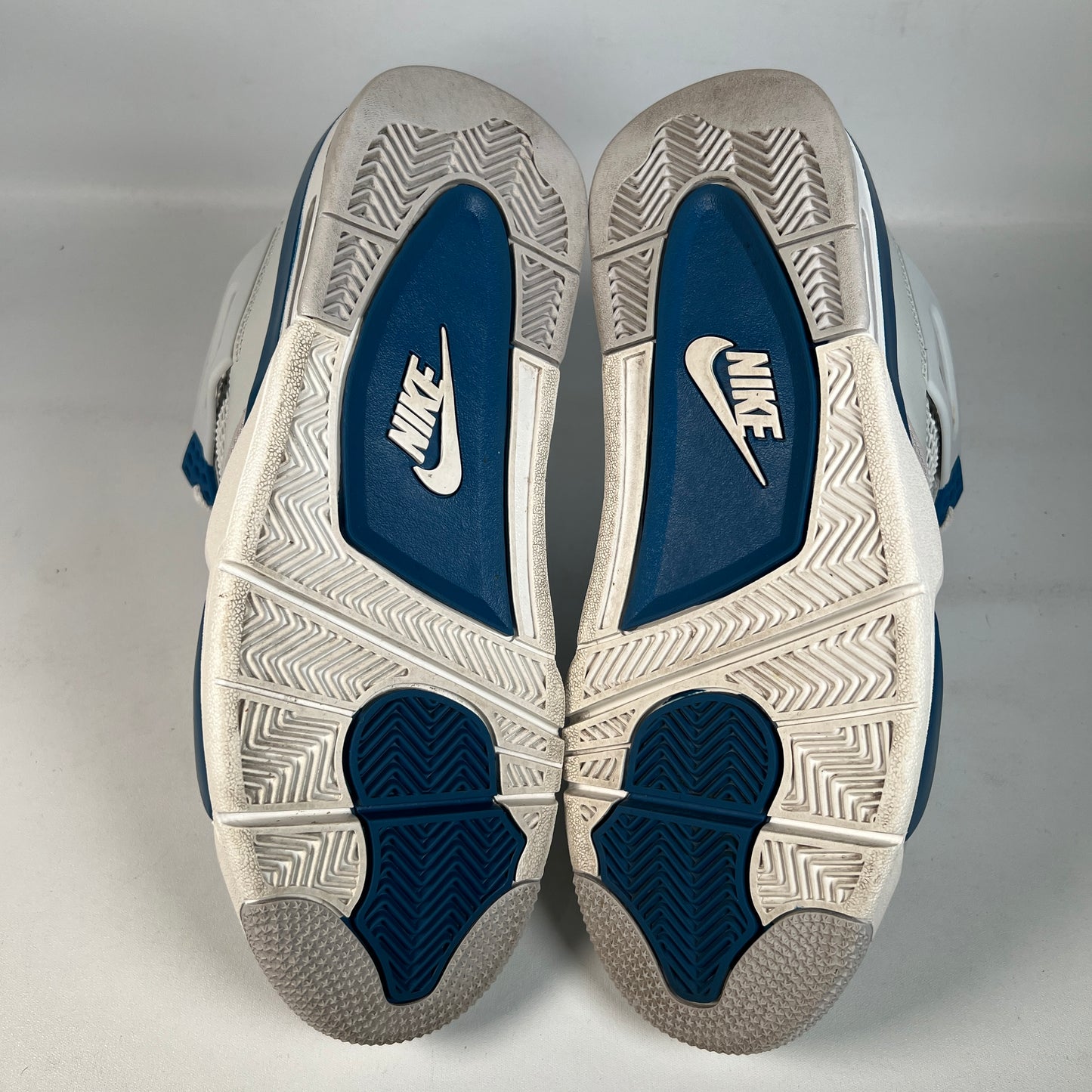 Jordan 4 Military Blue (2024) Size 7.5 USED s23084