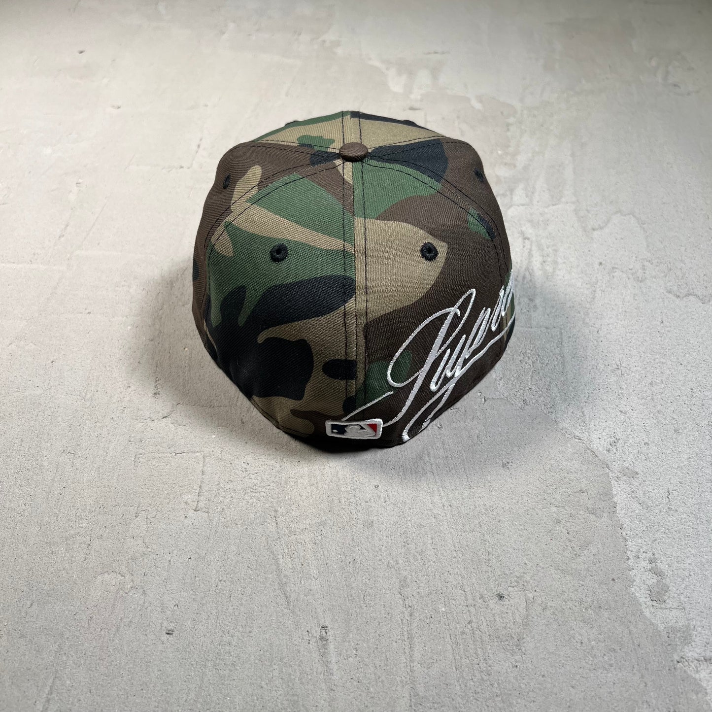 Supreme New York Yankees New Era Woodland Camo Fitted Hat Size 7 3/8 USED x177689