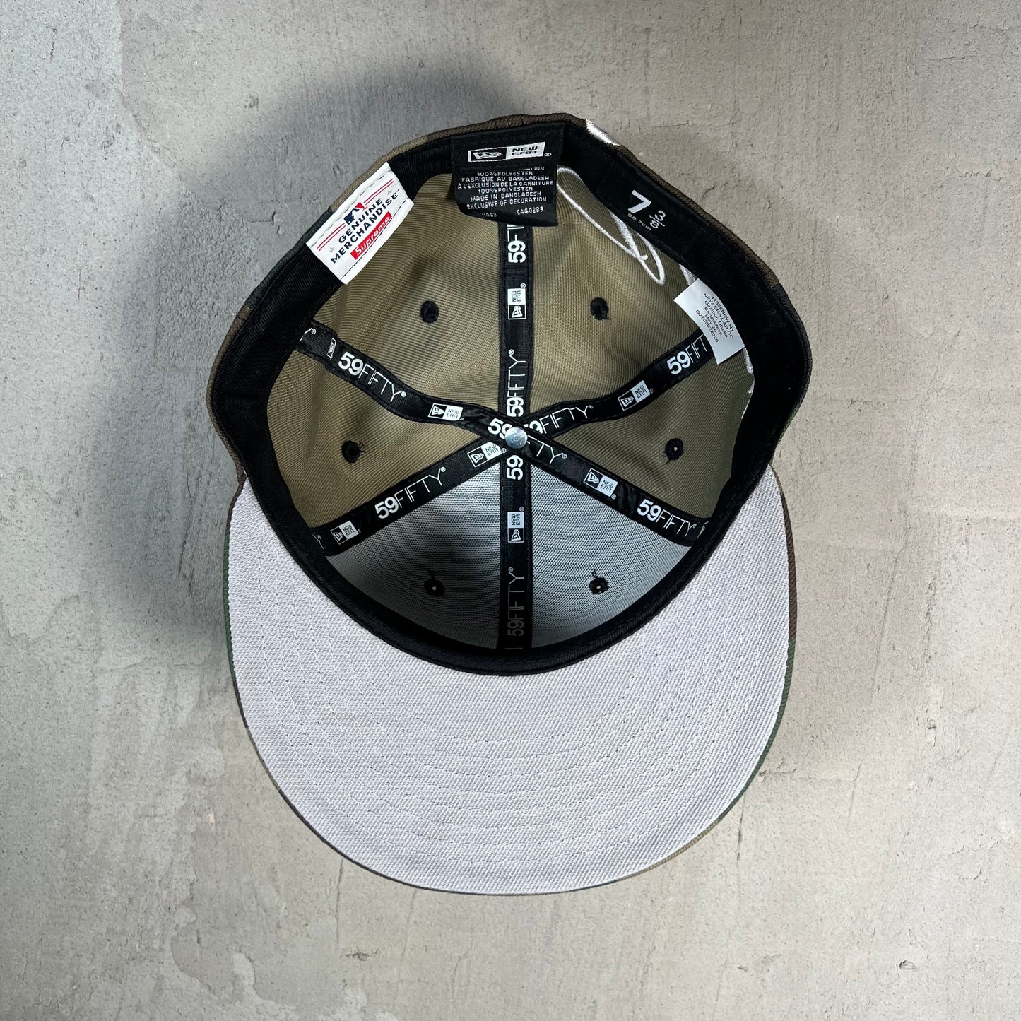 Supreme New York Yankees New Era Woodland Camo Fitted Hat Size 7 3/8 USED x177689