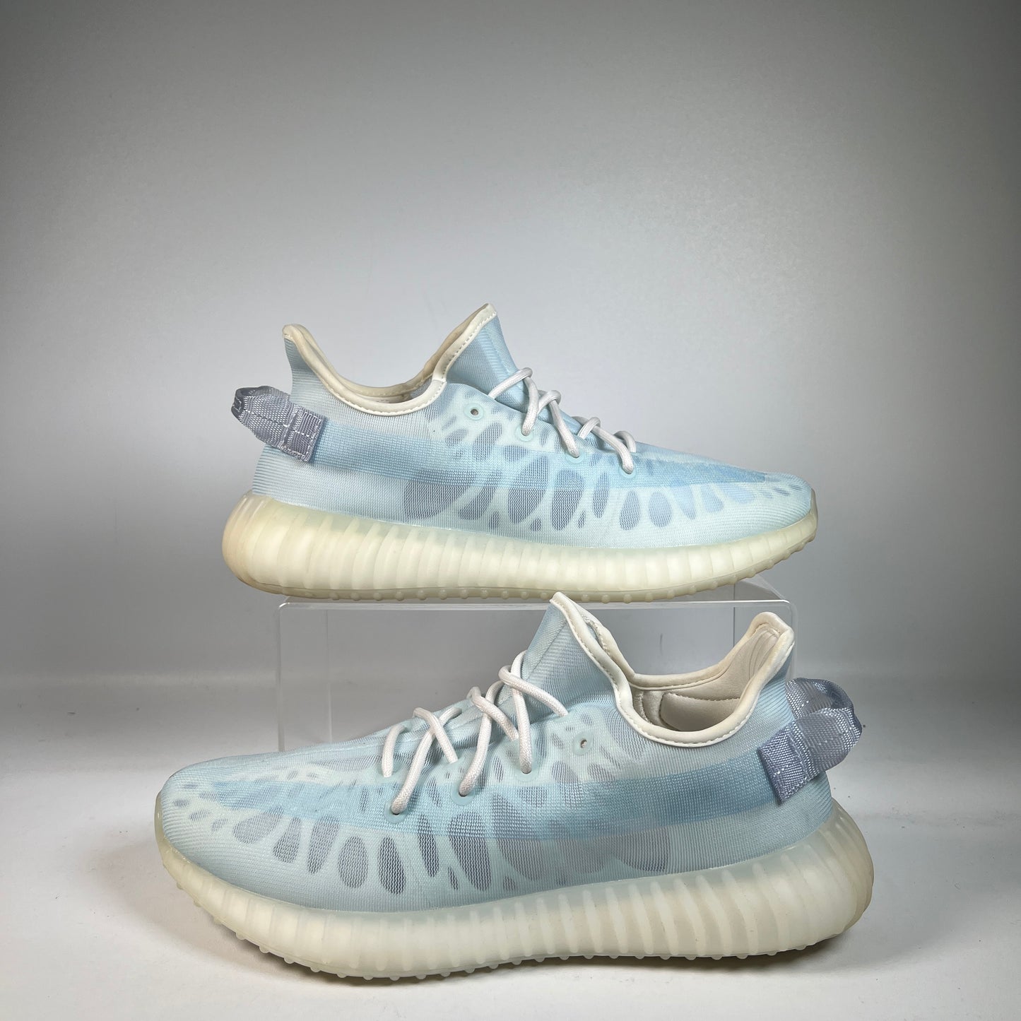 Yeezy 350 V2 Mono Ice (2021) Size 10.5 USED s23080