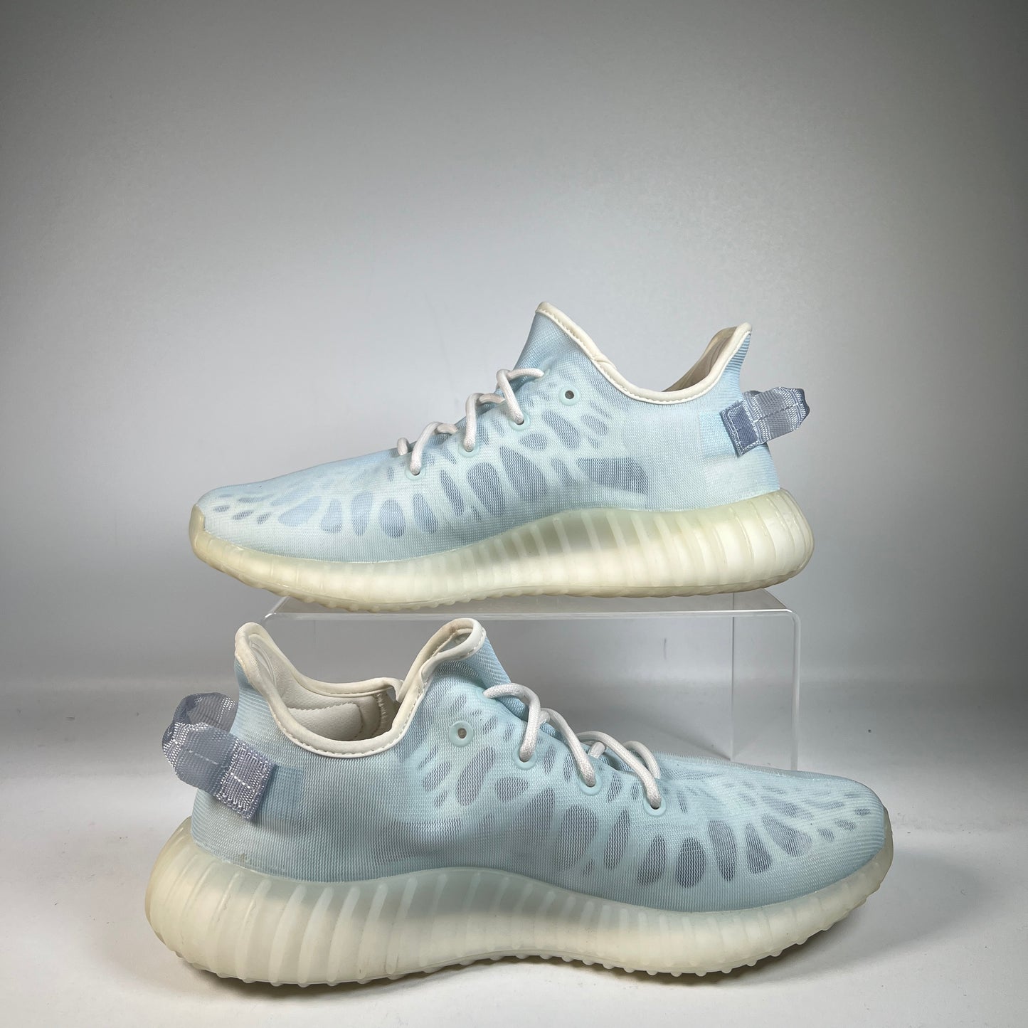 Yeezy 350 V2 Mono Ice (2021) Size 10.5 USED s23080