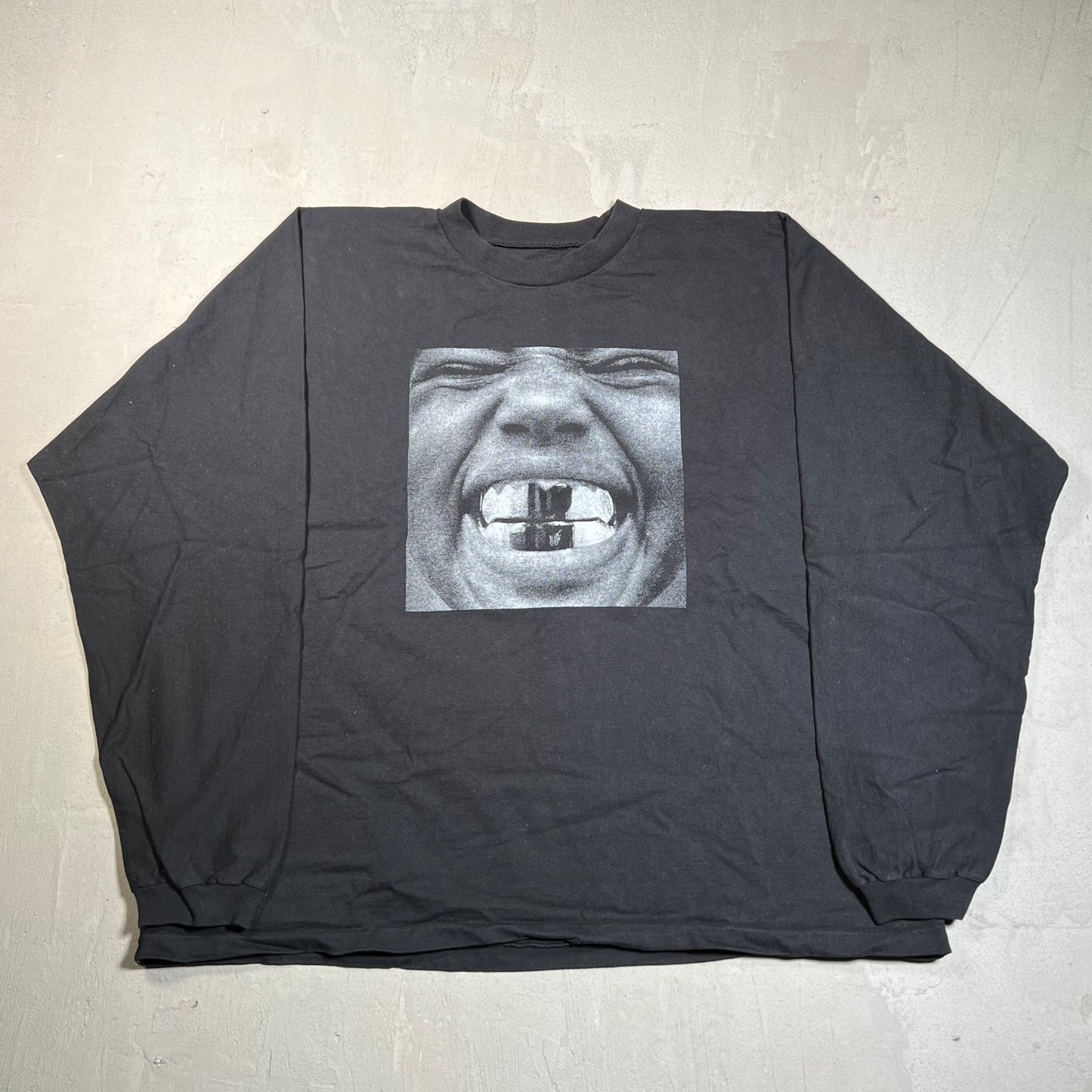 Yeezy Bully Longsleeve Black Size 2 USED x17801