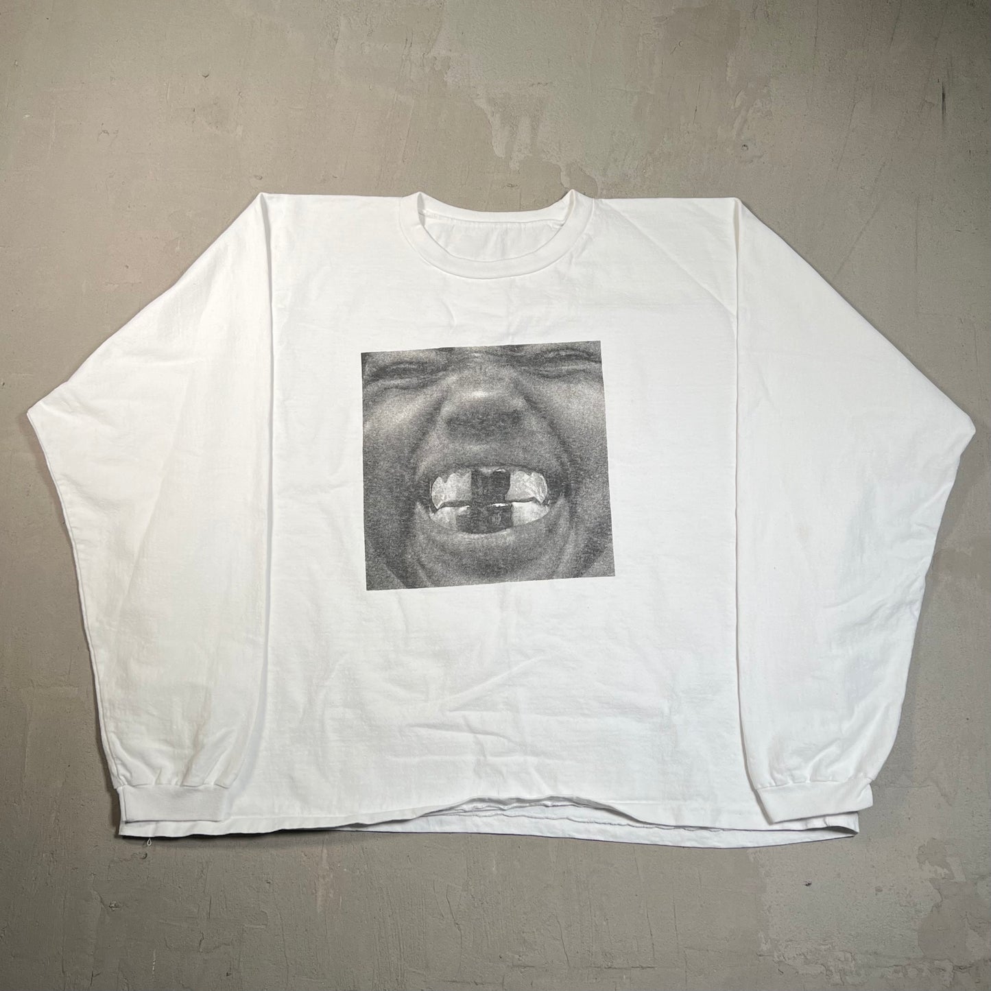 Yeezy Bully Longsleeve White Size 2 USED x17802