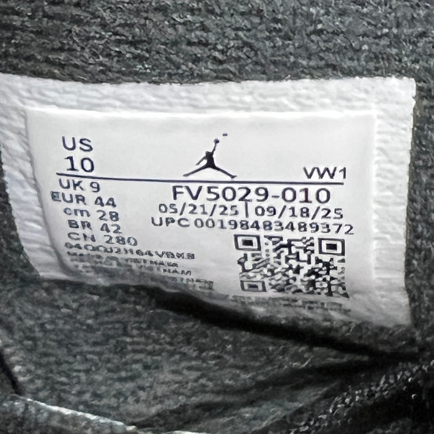 Jordan 4 Black Cat (2025) Size 10 USED s23170