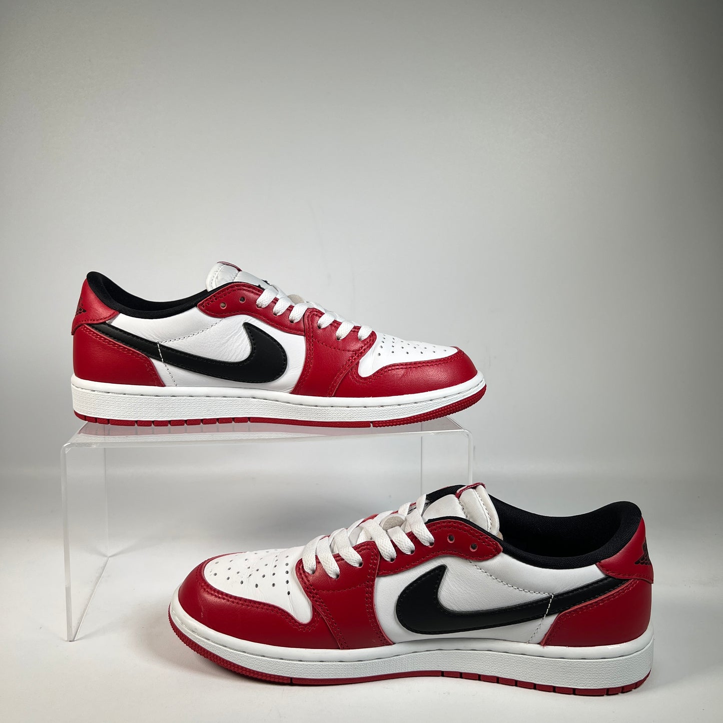 Jordan 1 Low Chicago (2025) Size 8.5 USED s23164