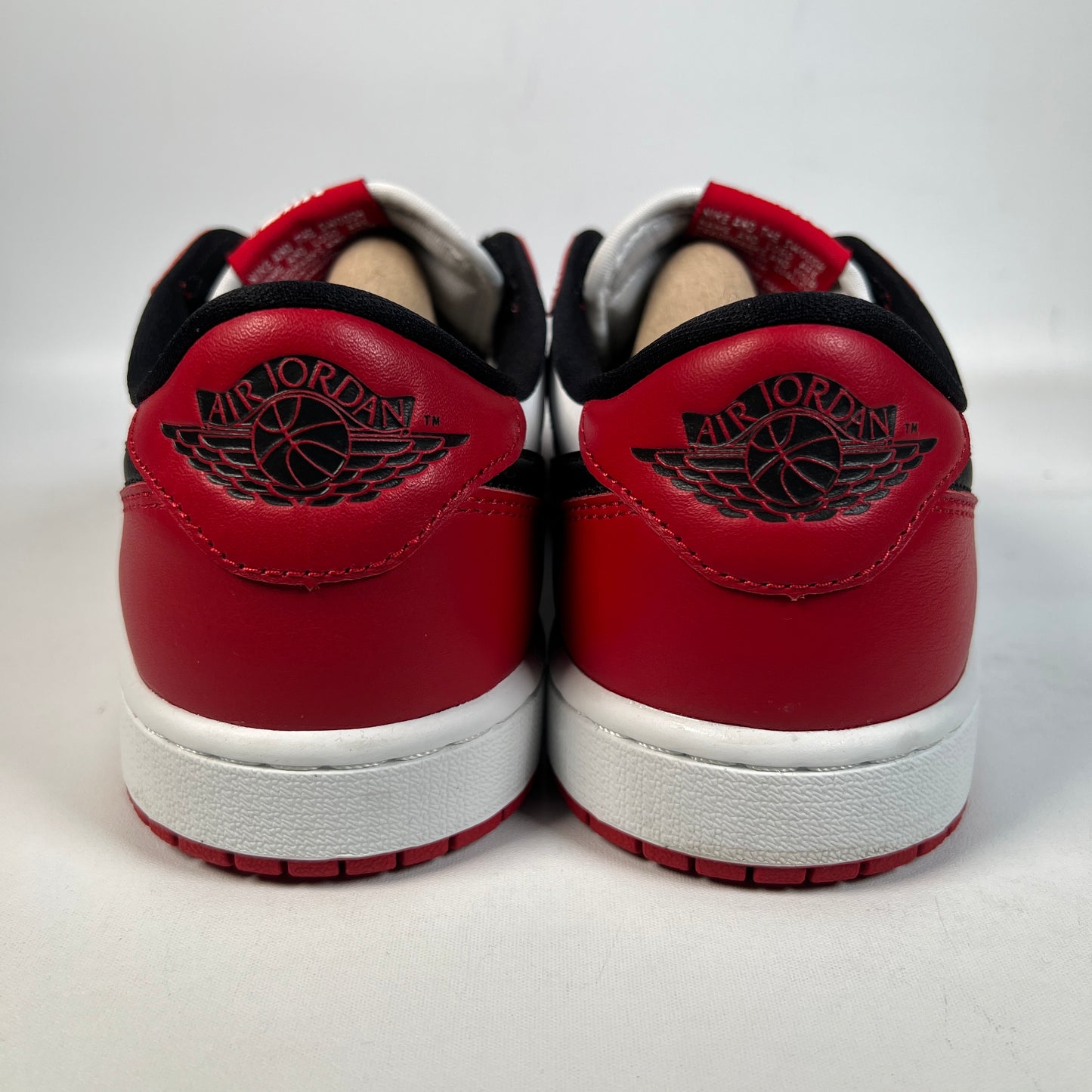 Jordan 1 Low Chicago (2025) Size 8.5 USED s23164
