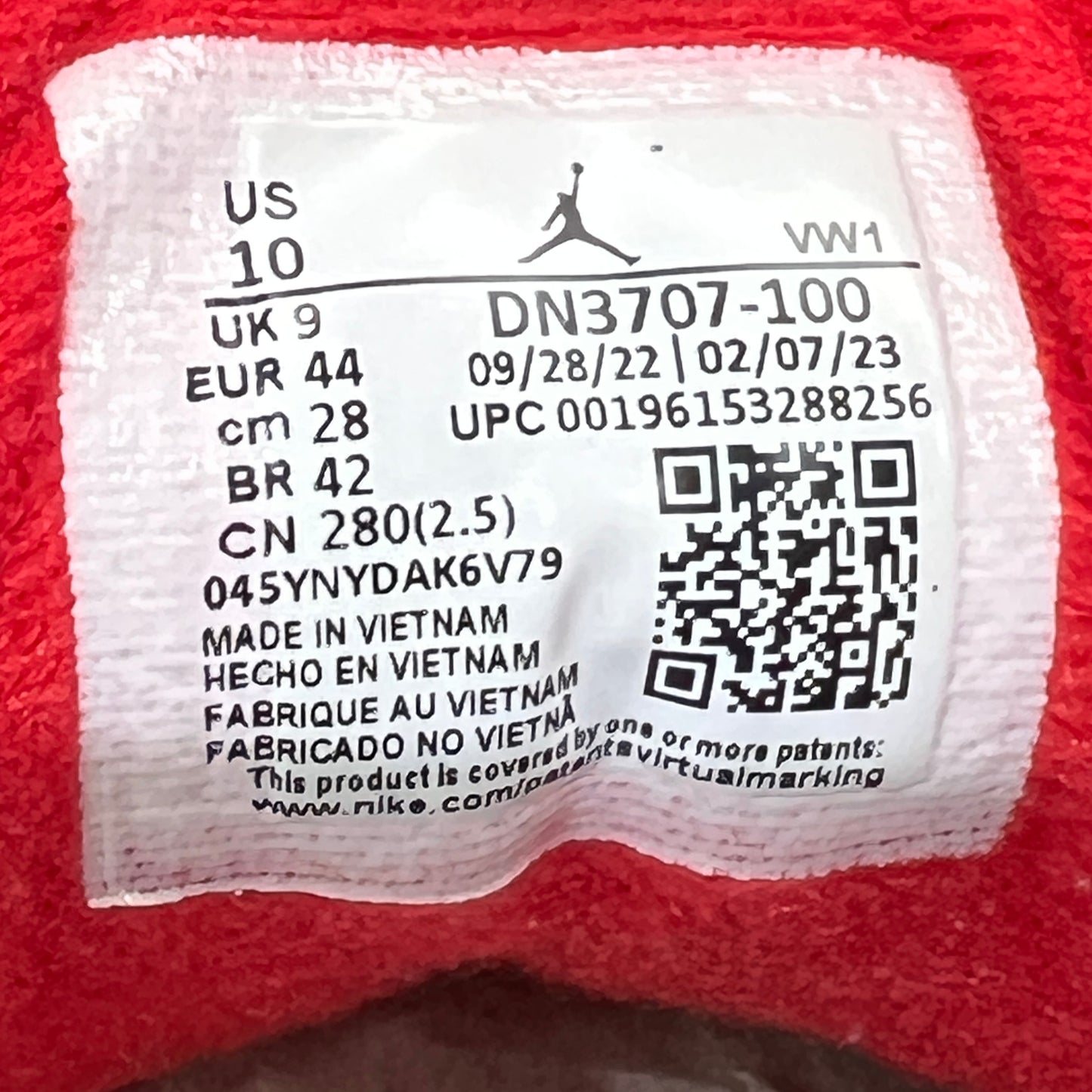 Jordan 3 White Cement Reimagined (2023) Size 10 USED s23100