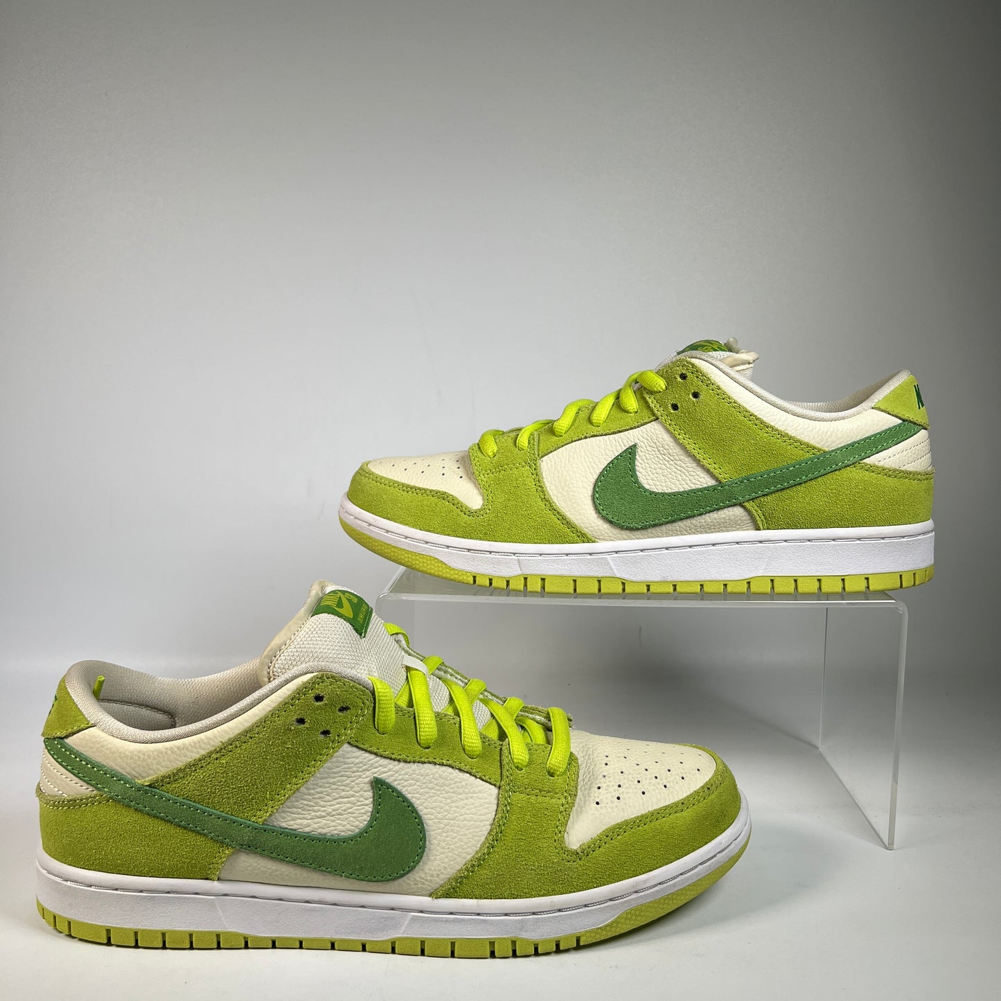 Nike SB Dunk Low Green Apple (2022) Size 12 USED s23184