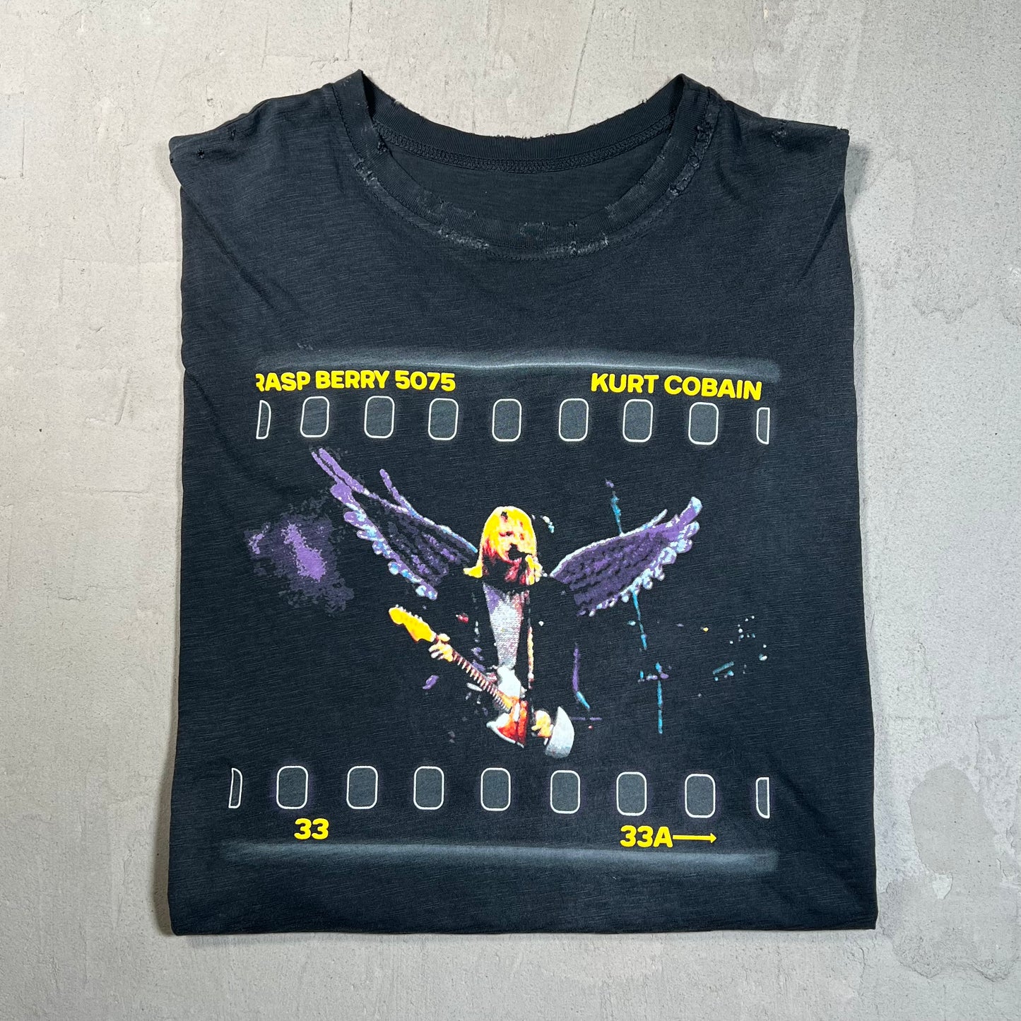 GV Gallery Kurt Cobain Washed Black Tee Size Small USED x17788